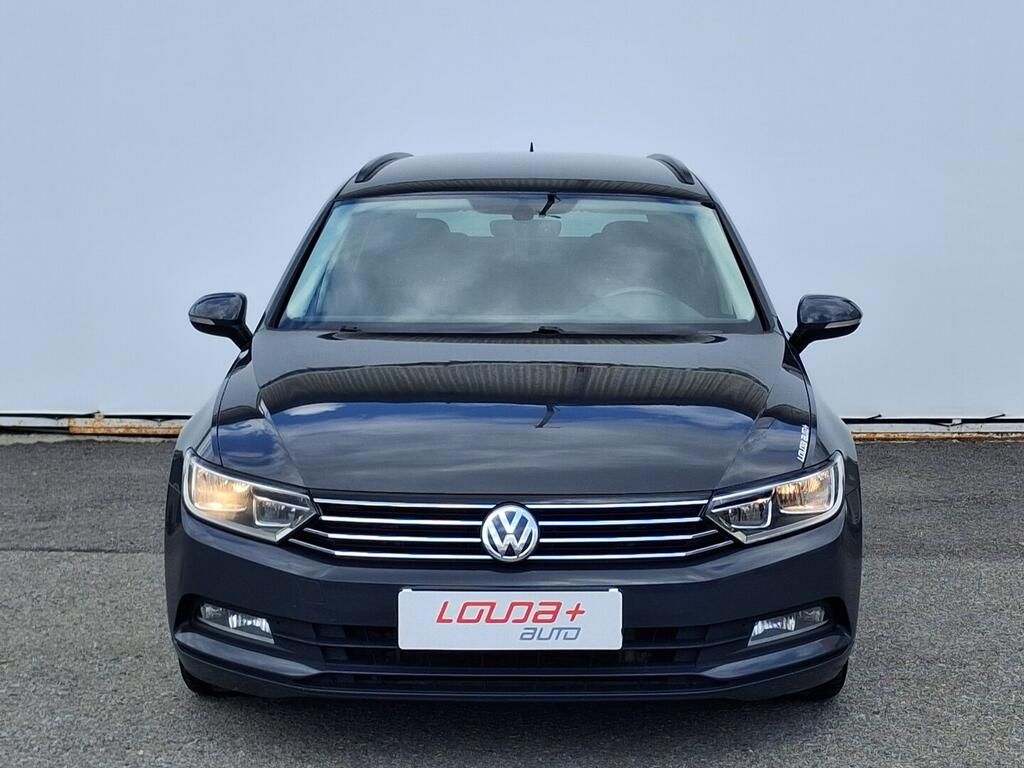 Volkswagen Passat, Comfortline 2.0 TDI 110 kW - fotka 4