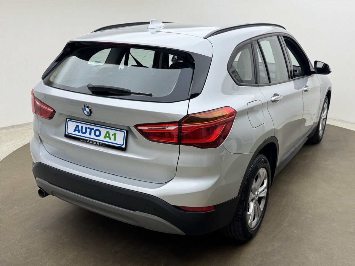 BMW X1, 2,0 18d AUTOMAT SERVIS BMW ČR - fotka 4