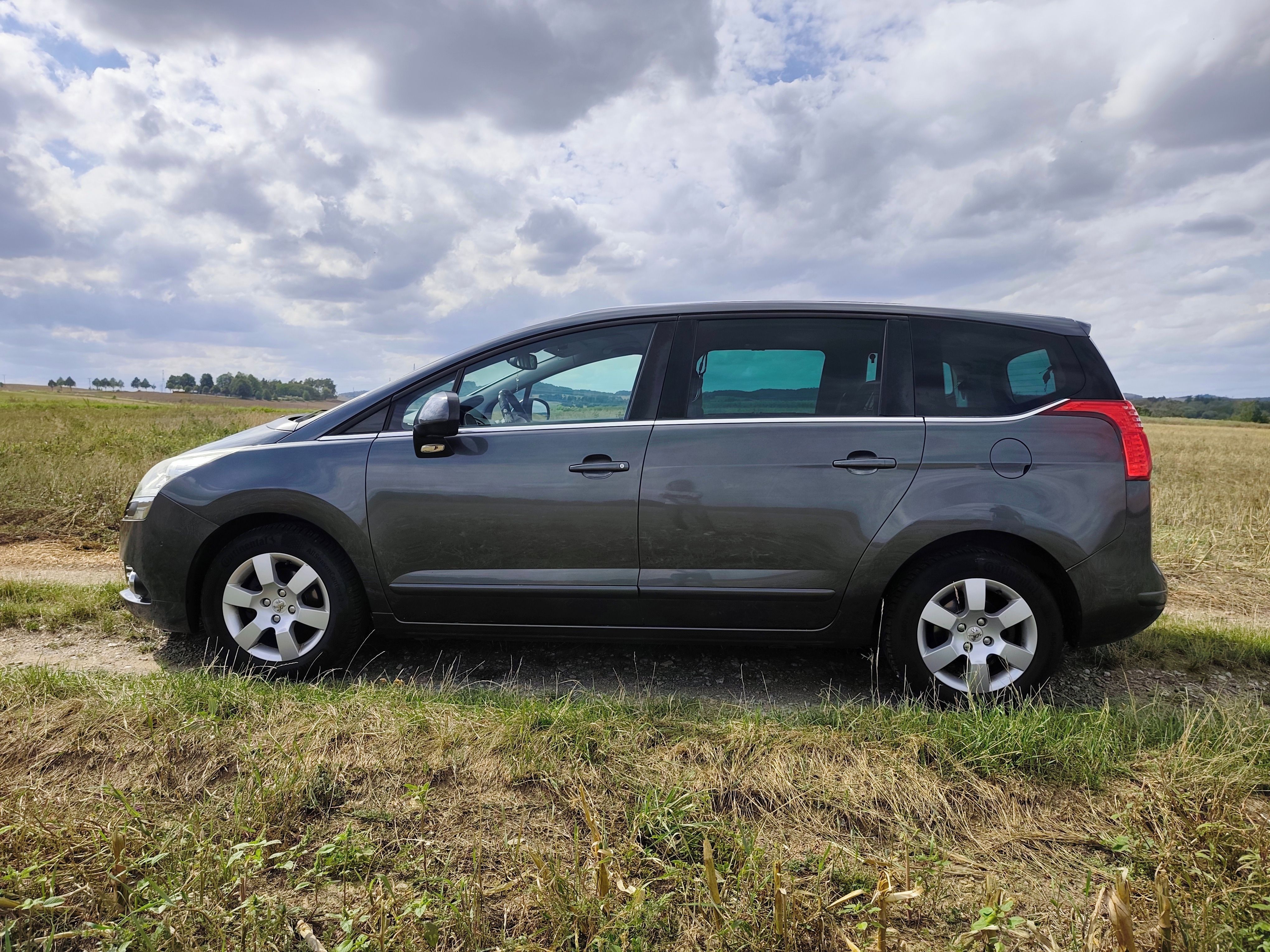 Peugeot 5008, 1.6 HDi, servis, garáž - fotka 2