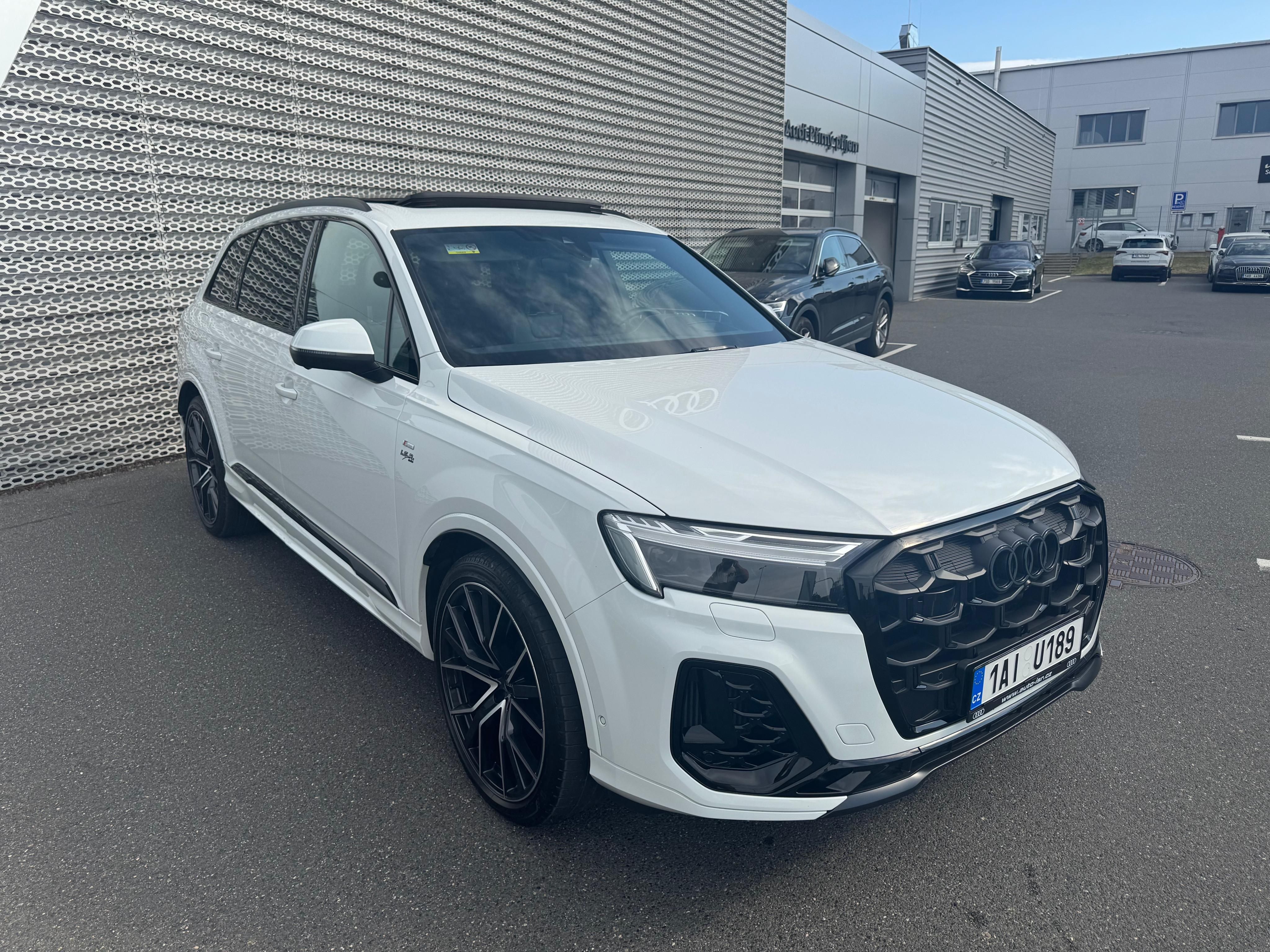 Audi Q7, 55 TFSI S-Line 7 Mist ČR DPH