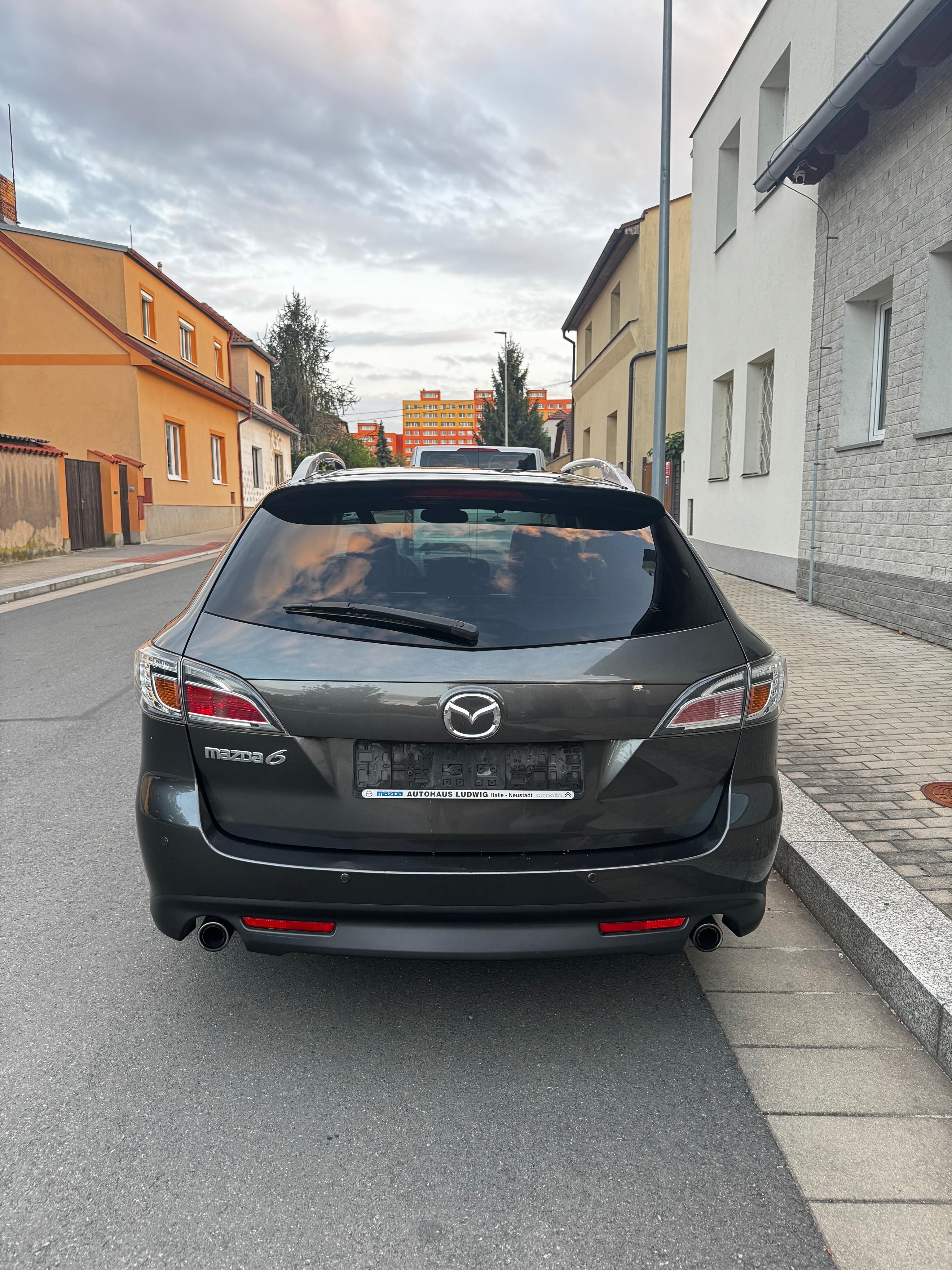 Mazda 6, 2.0 benzin, automat, výbava - fotka 4