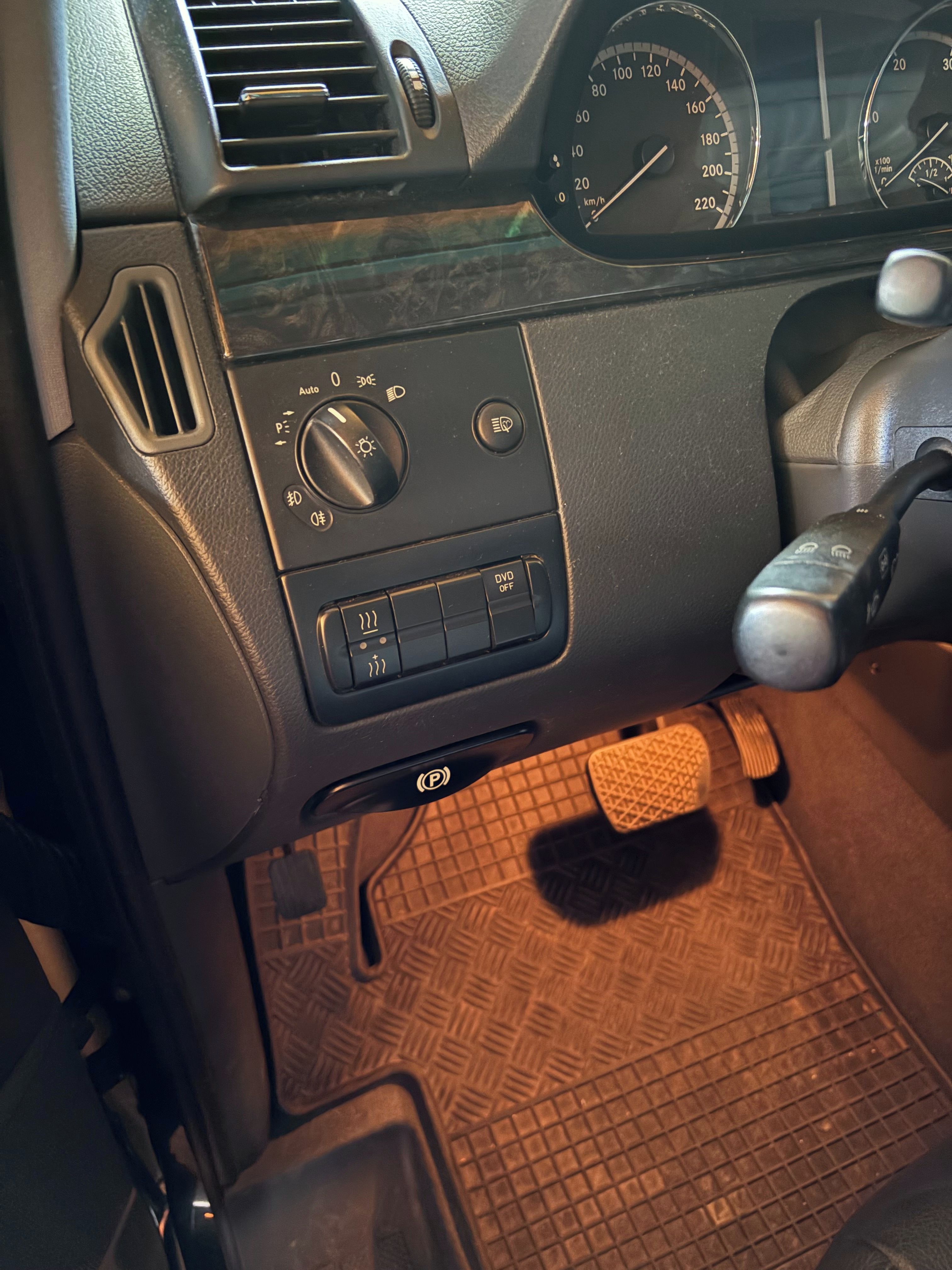 Mercedes-Benz Viano, Mercedes Viano 3.0 s TV - fotka 6