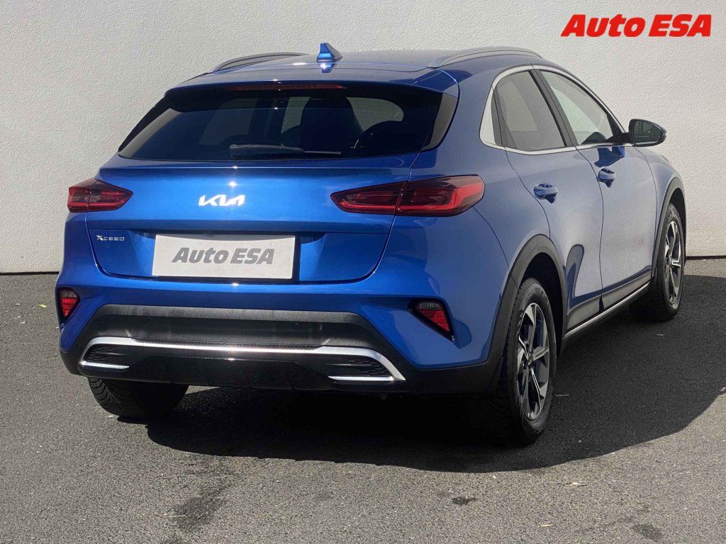 Kia XCee´d, 1.5 TGDi,ČR,Exclusive - fotka 4