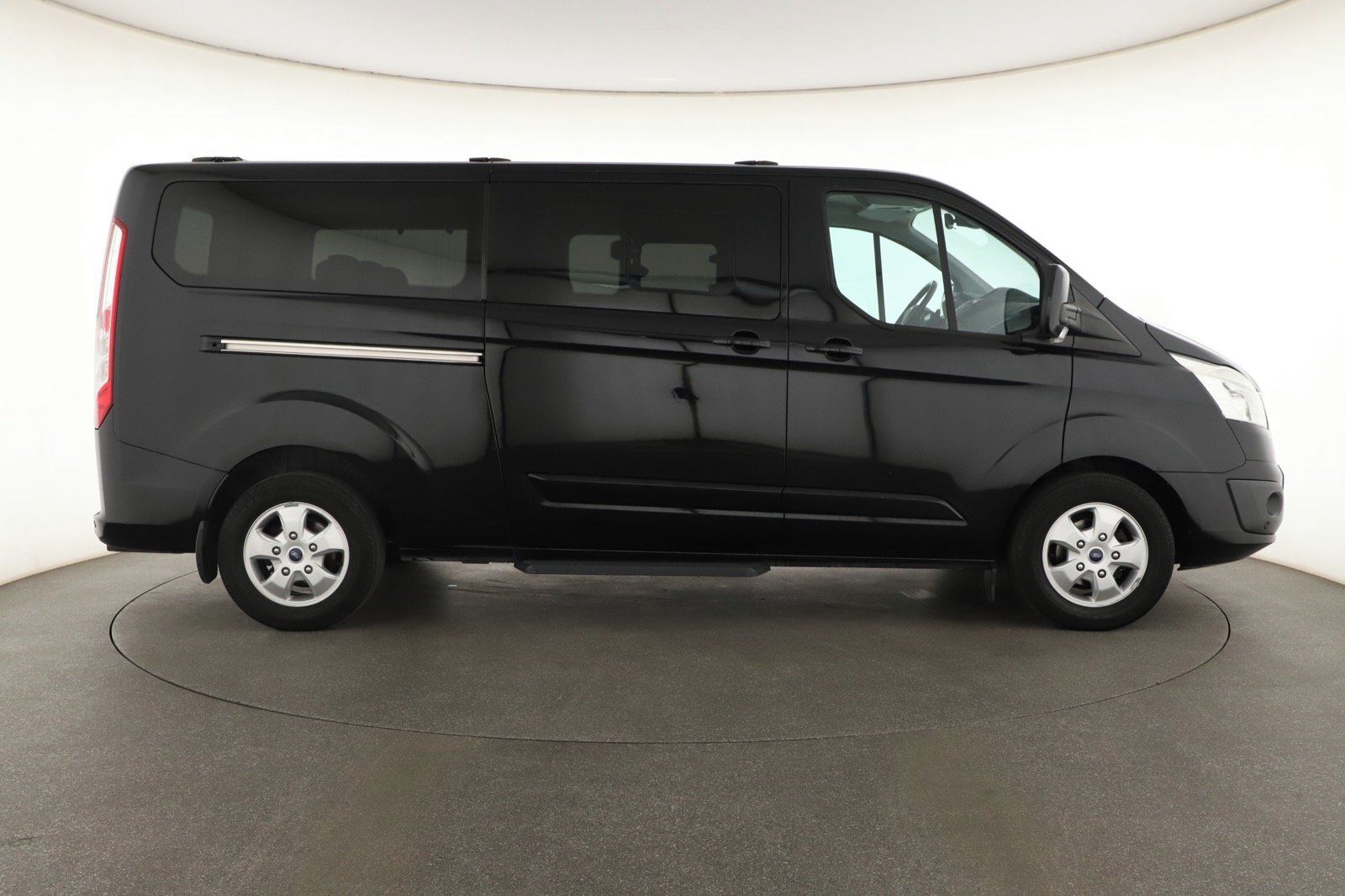 Ford Tourneo Custom, 2.0 EcoBlue, Klima, ČR, 1Maj - fotka 6
