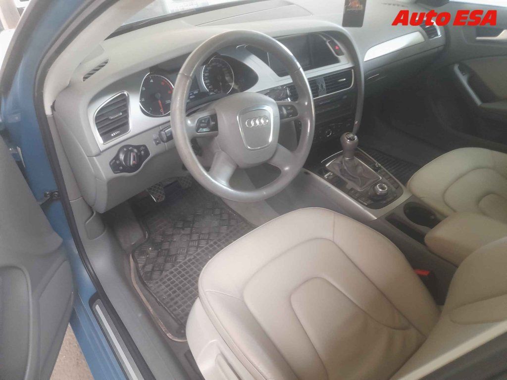 Audi A4, 2.0 TDi,2.maj - fotka 3