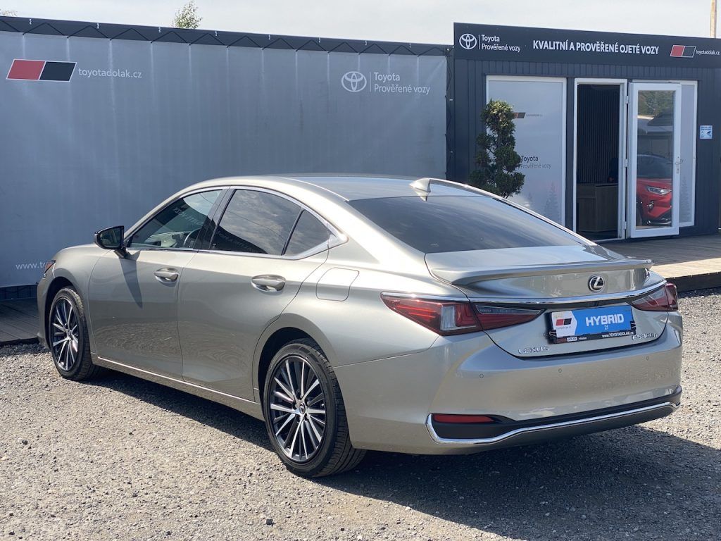 Lexus ES 300h, 2.5HEV, ČR, Limited Edition - fotka 4