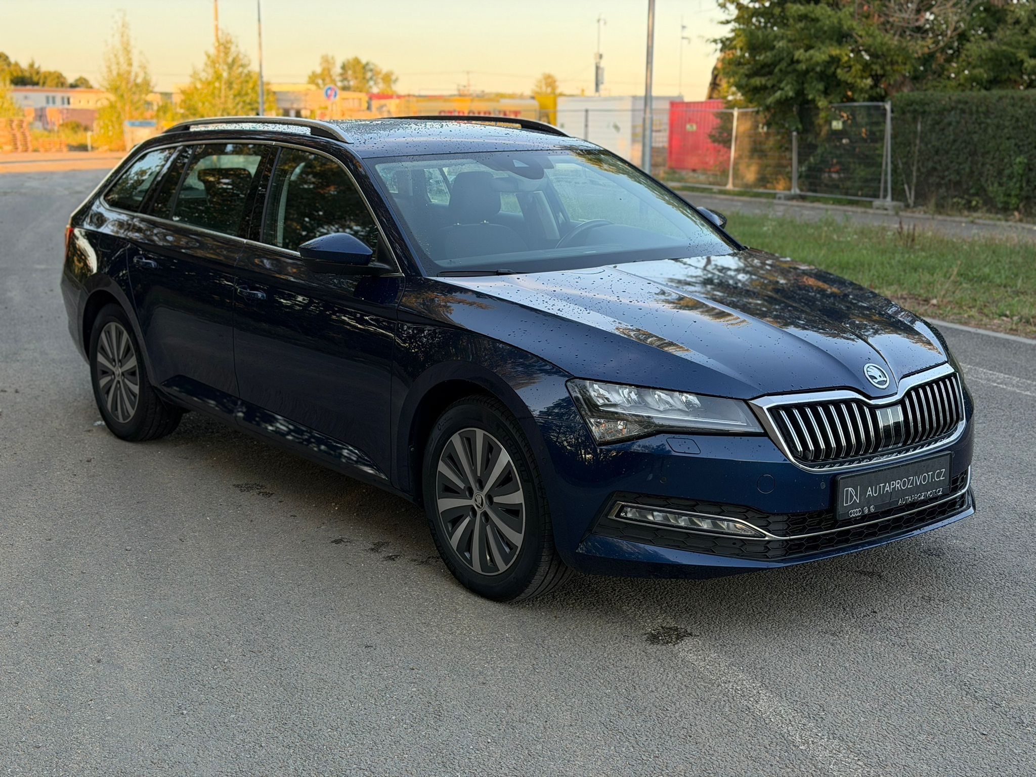 Škoda Superb, combi 2.0 TDI 110 kW DSG Style - fotka 2