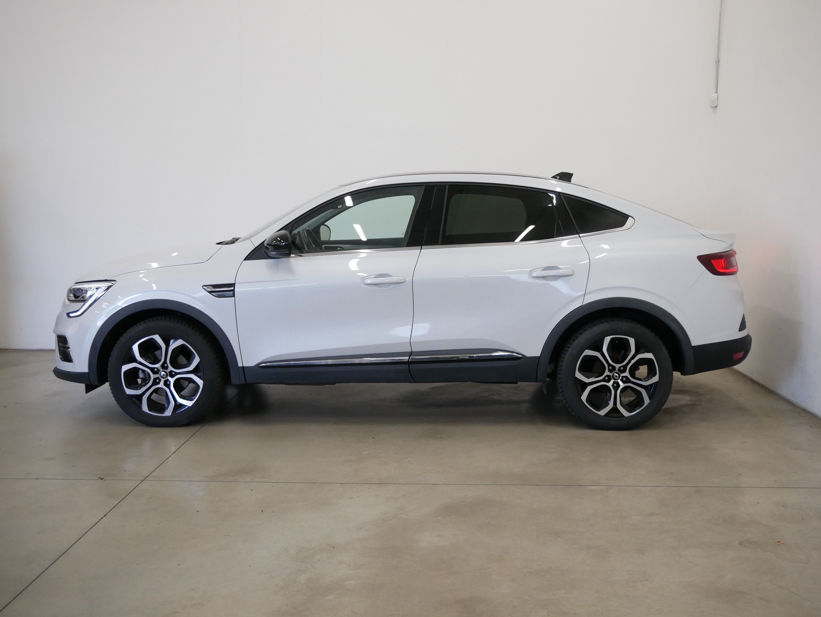 Renault Arkana, 1.6 E-Tech 69 kW - fotka 3