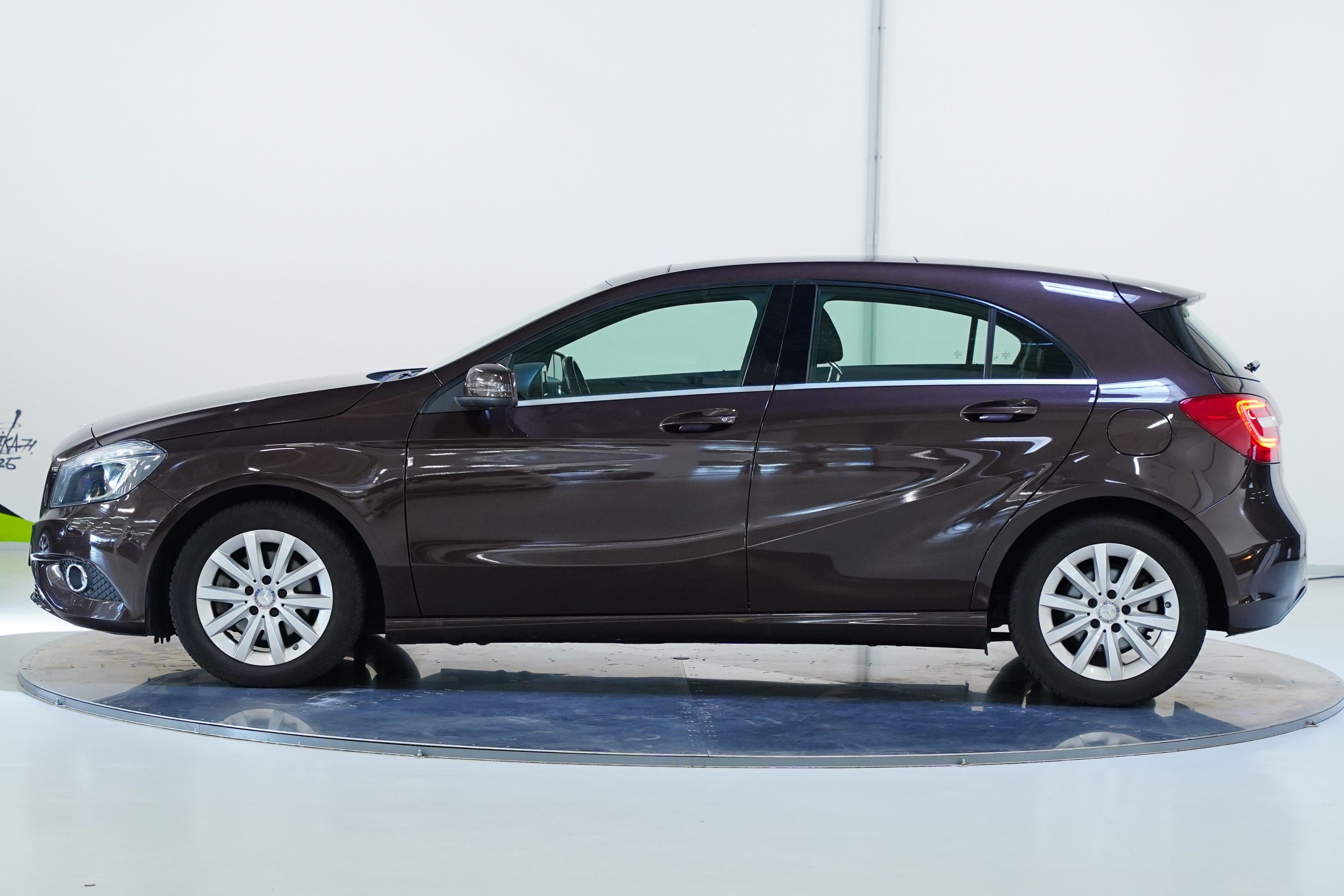 Mercedes-Benz Třídy A, 180 BlueEfficiency 90 kW Style - fotka 3