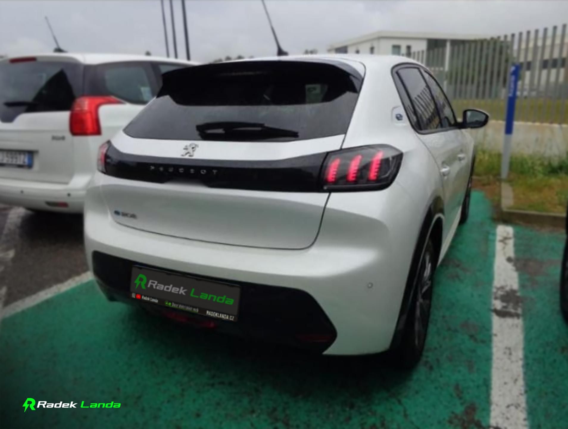 Peugeot 208, Allure Pack | DC 100 kW - fotka 4