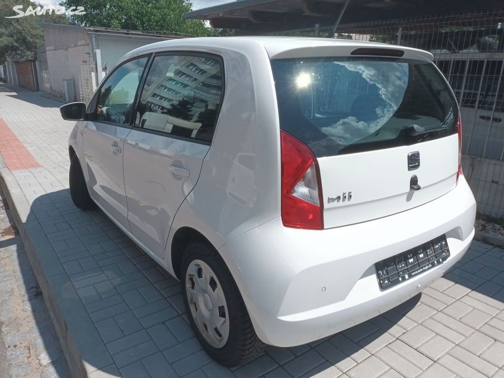 Seat Mii, 1.0i STYLE PDC NAVI TEMP - fotka 4