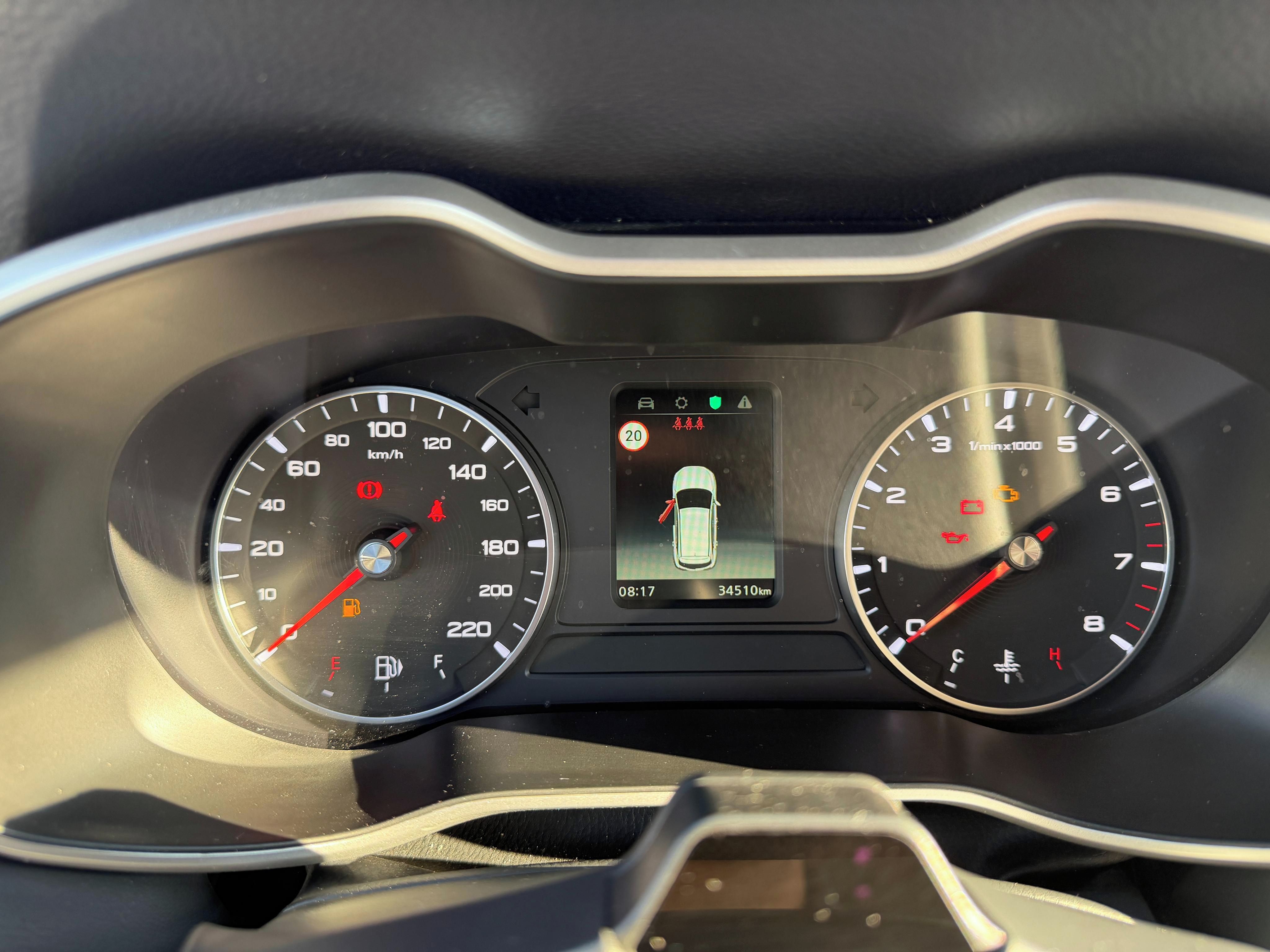 MG ZS, 1,5 ESSENTIAL PLUS - fotka 4