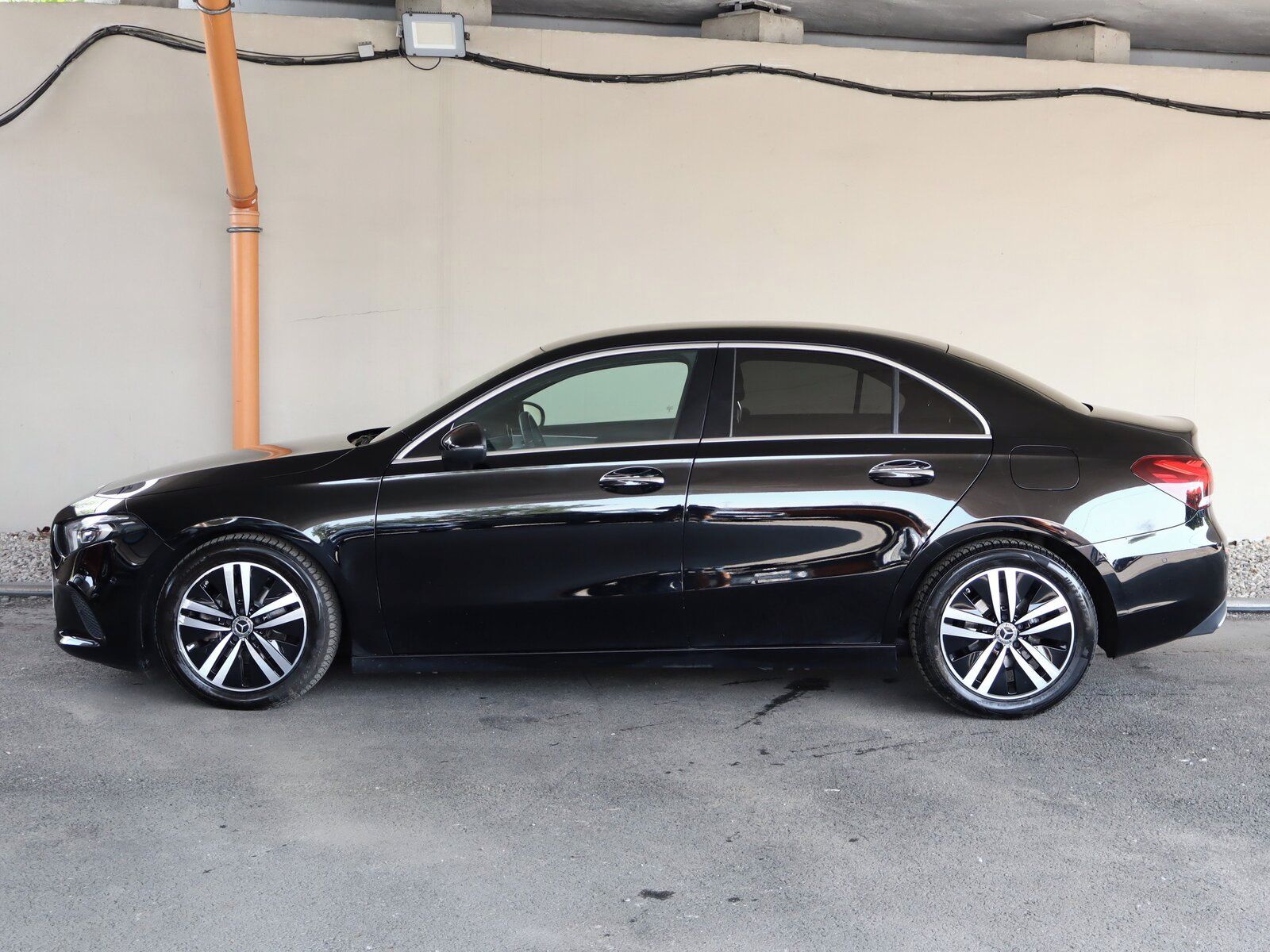 Mercedes-Benz Třídy A, 180, Automat, Kůže, Navi - fotka 3