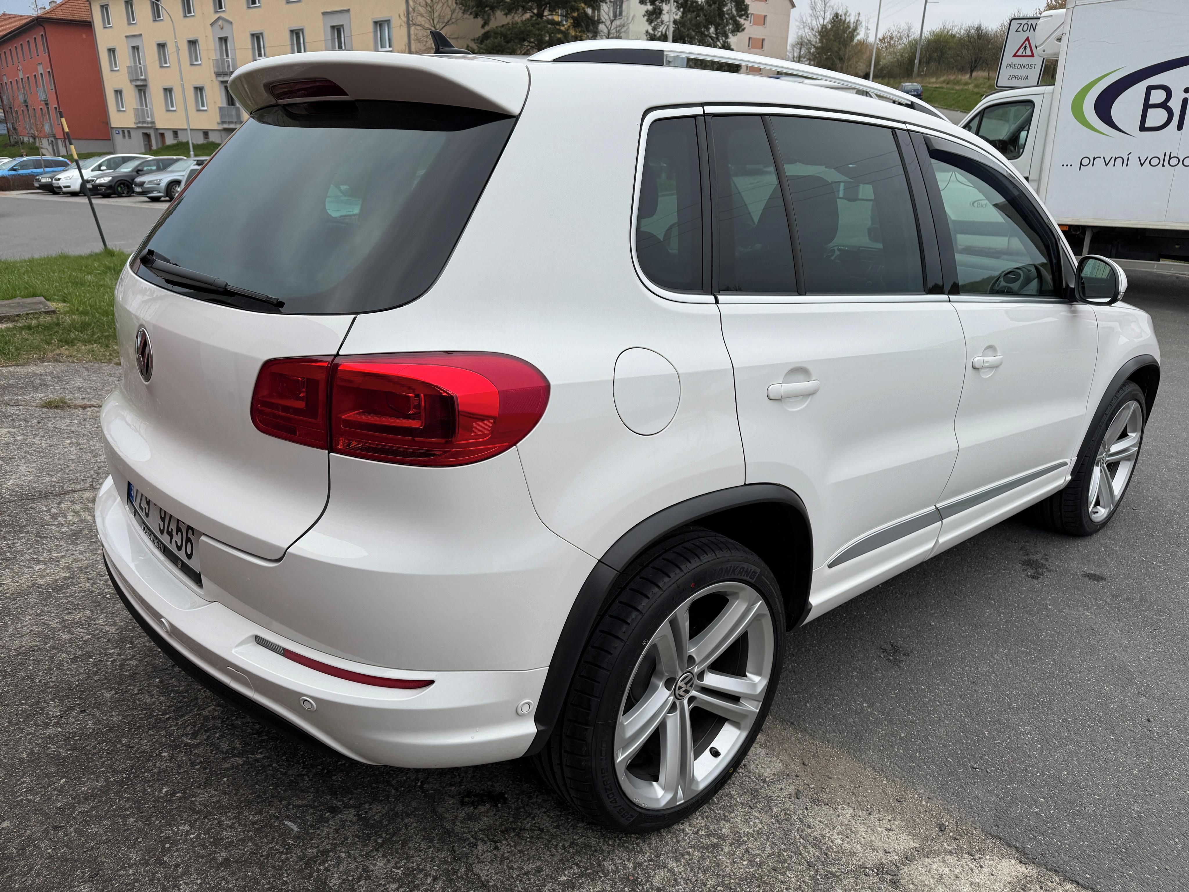 Volkswagen Tiguan, VW Tiguan R-line 2.0TSI 155kW - fotka 3