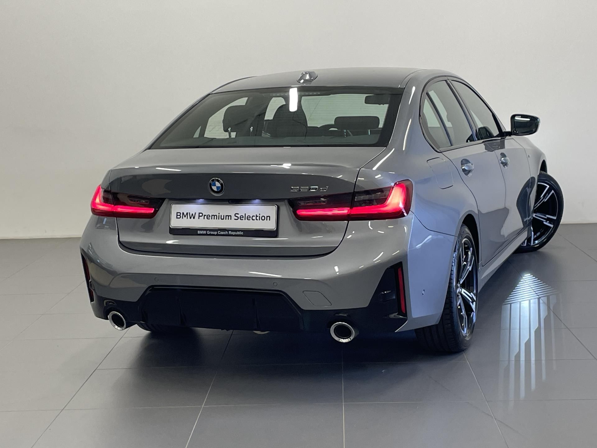 BMW Řada 3, 320d xDrive Sedan - fotka 2
