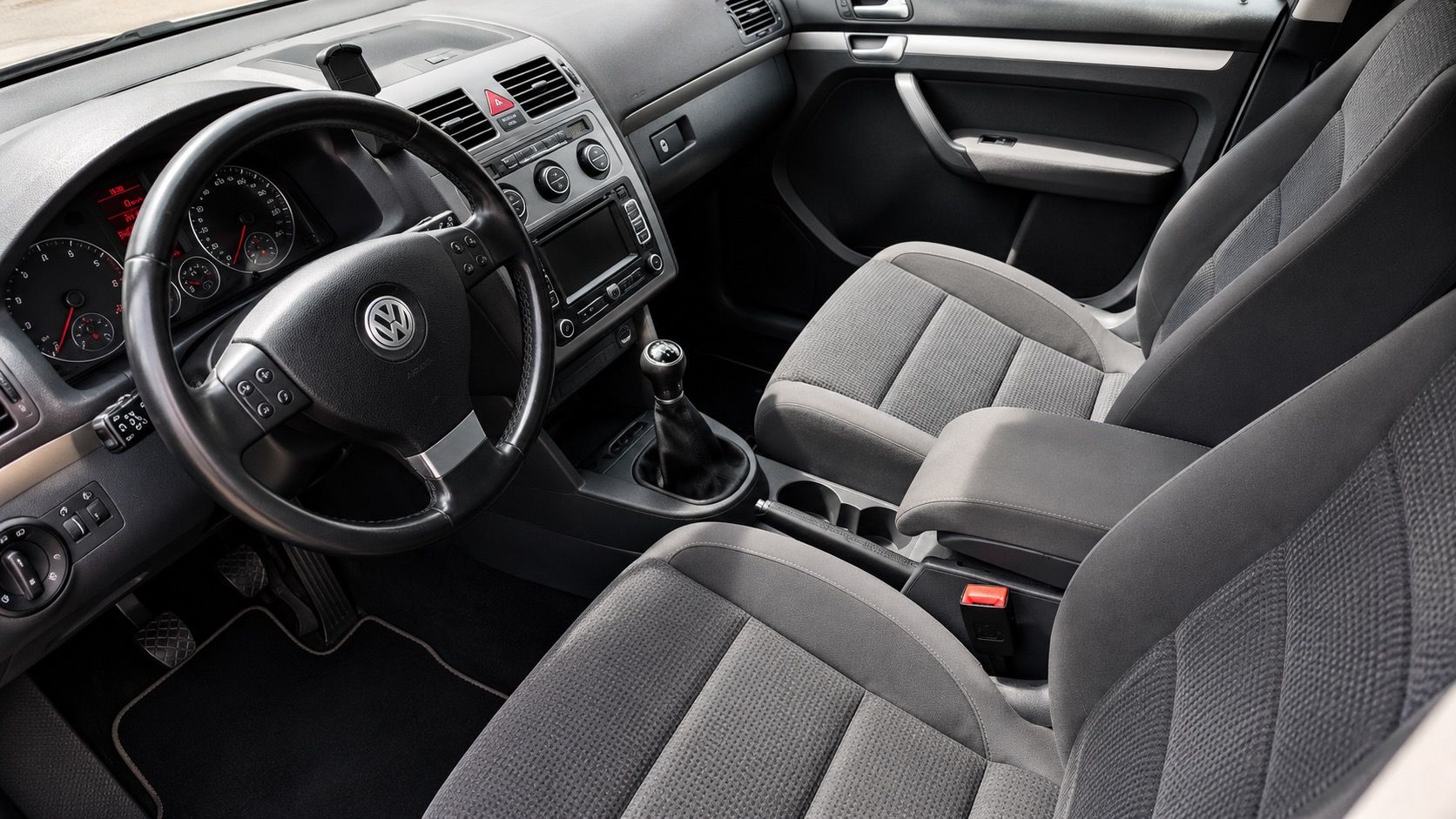 Volkswagen Touran - fotka 4