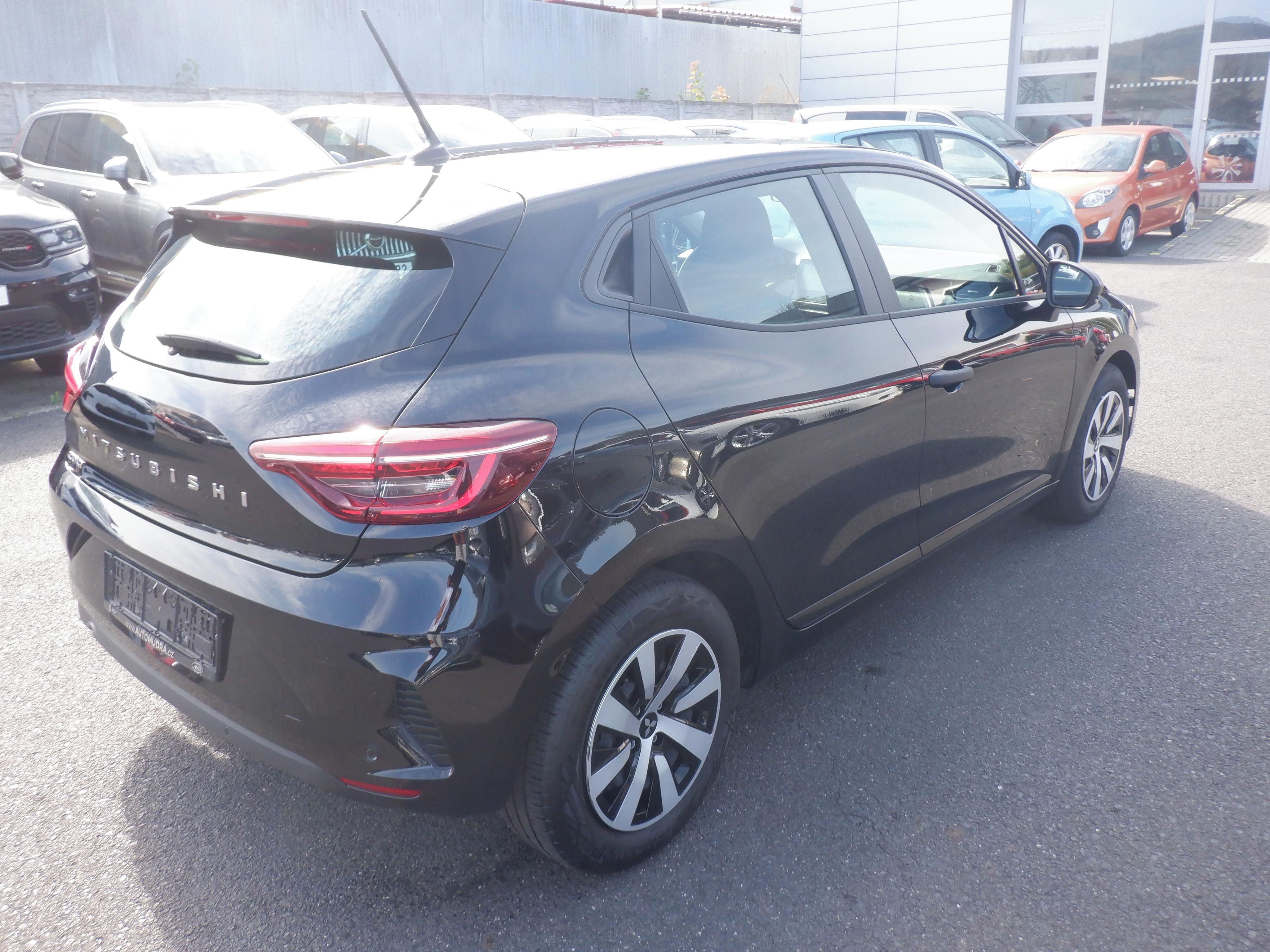 Mitsubishi Colt, 1.0i 49kW Basic Plus - fotka 5