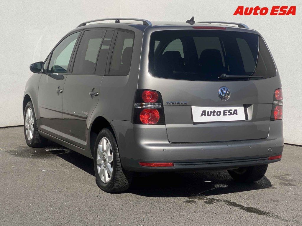 Volkswagen Touran, 1.6,navi - fotka 6