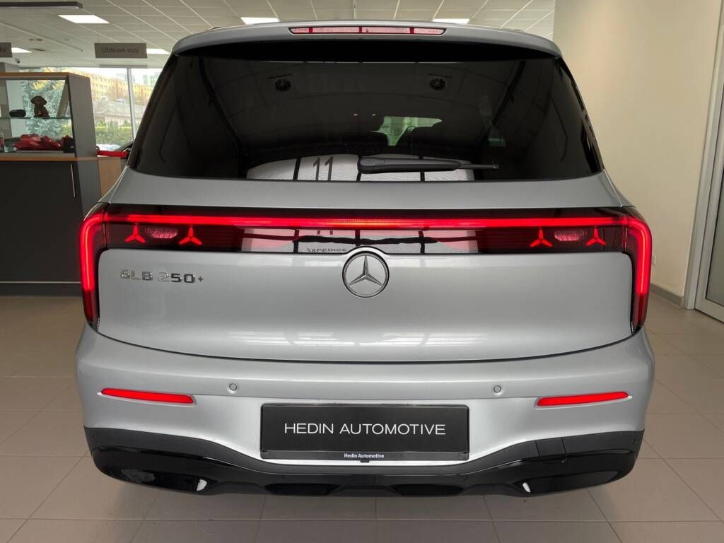 Mercedes-Benz GLB, 250+ s technologií EQ - fotka 4