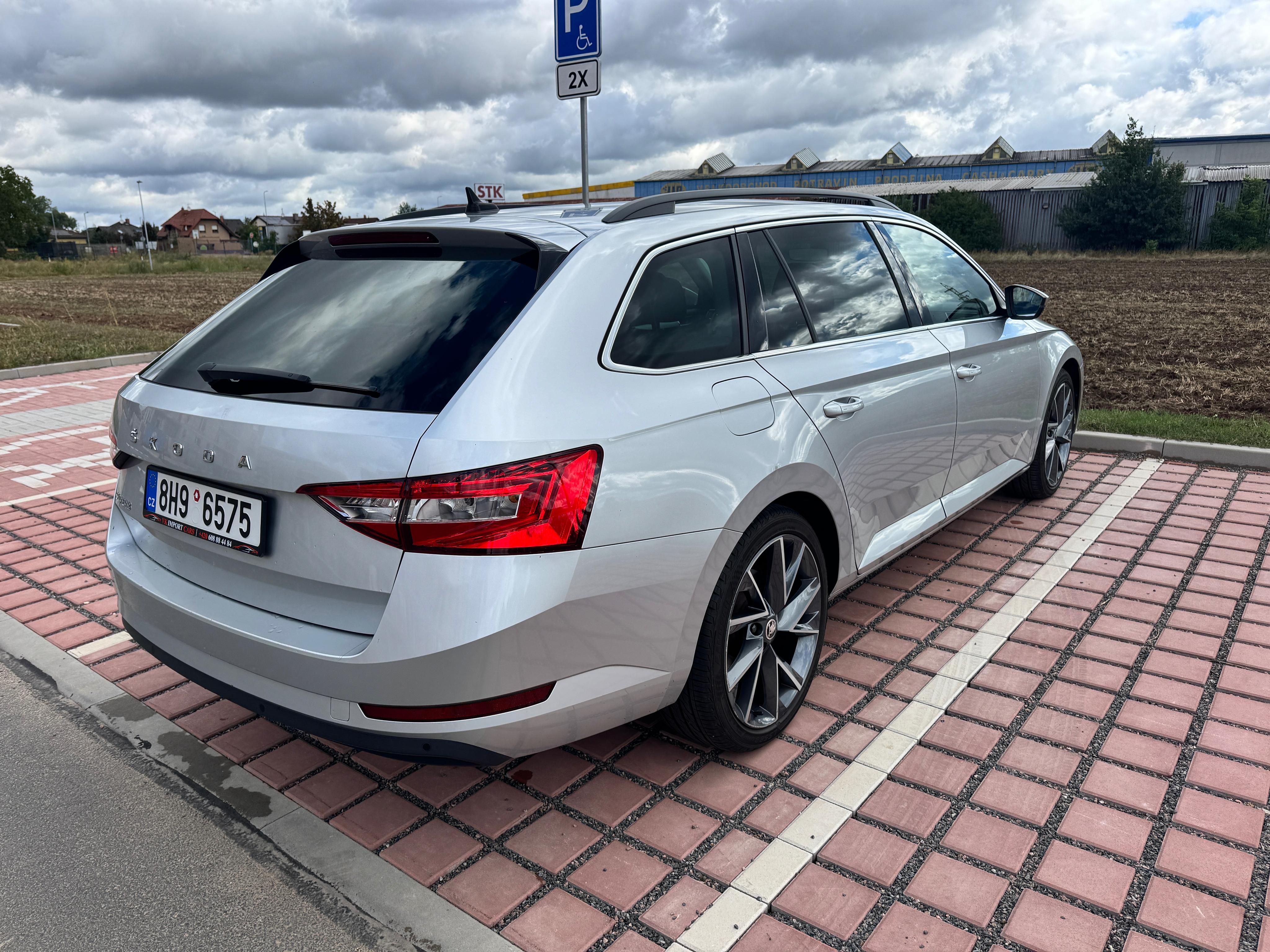 Škoda Superb, 2.0 TDI 110 kW, 127 000 km - fotka 5