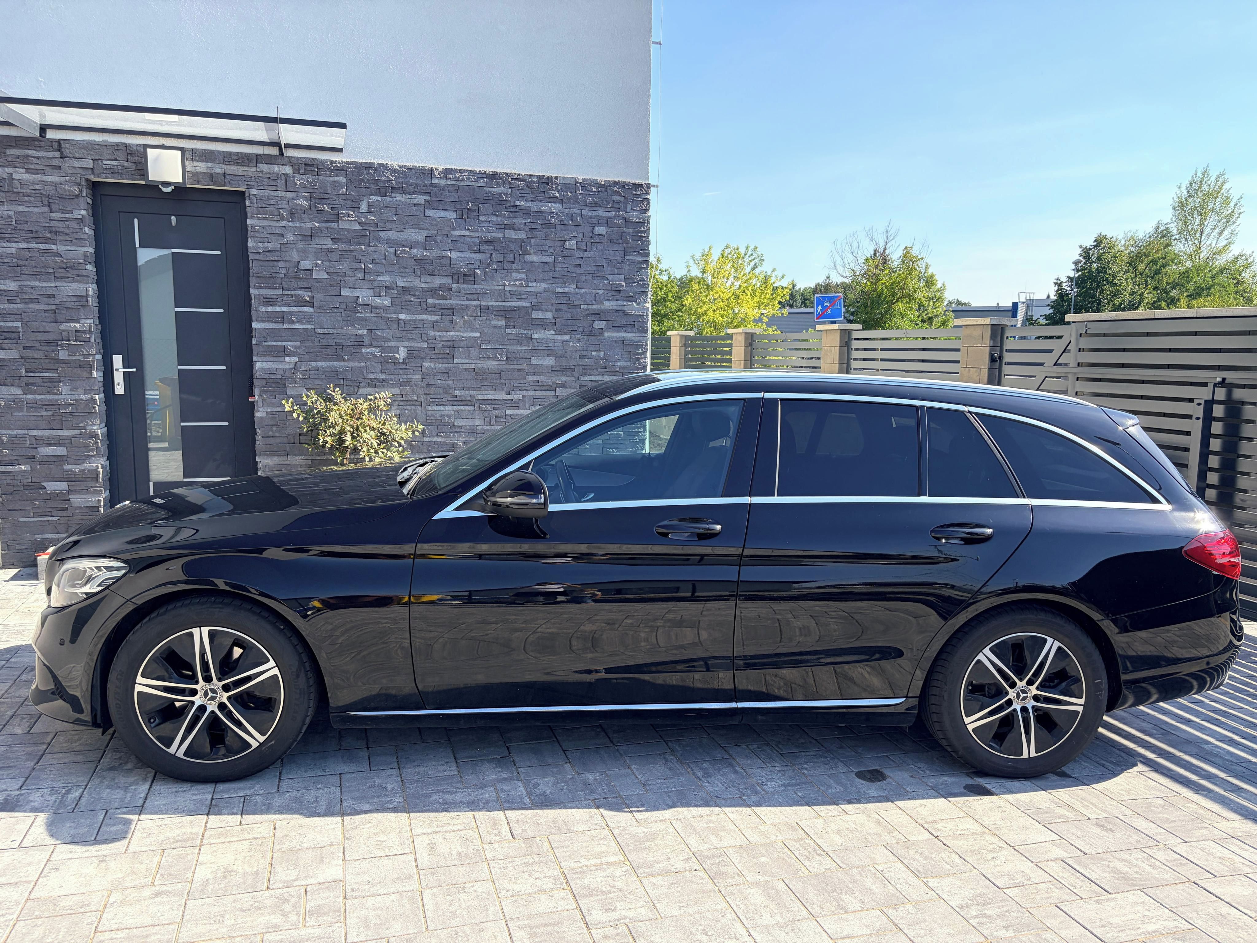 Mercedes-Benz Třídy C, C 220d, nízký nájezd, DPH - fotka 3