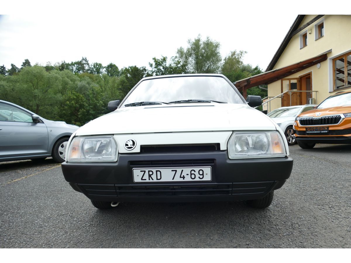 Škoda Favorit, 1,3 43KW ORIGINÁL STAV - fotka 3