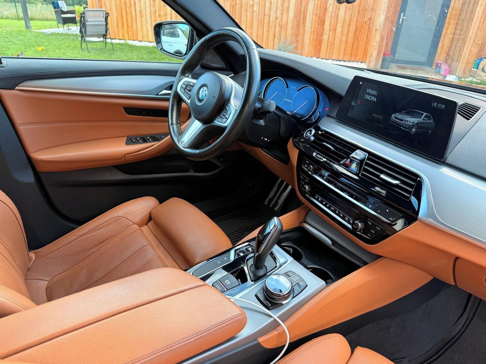 BMW Řada 5, BMW M550i xDrive / TOP stav - fotka 6