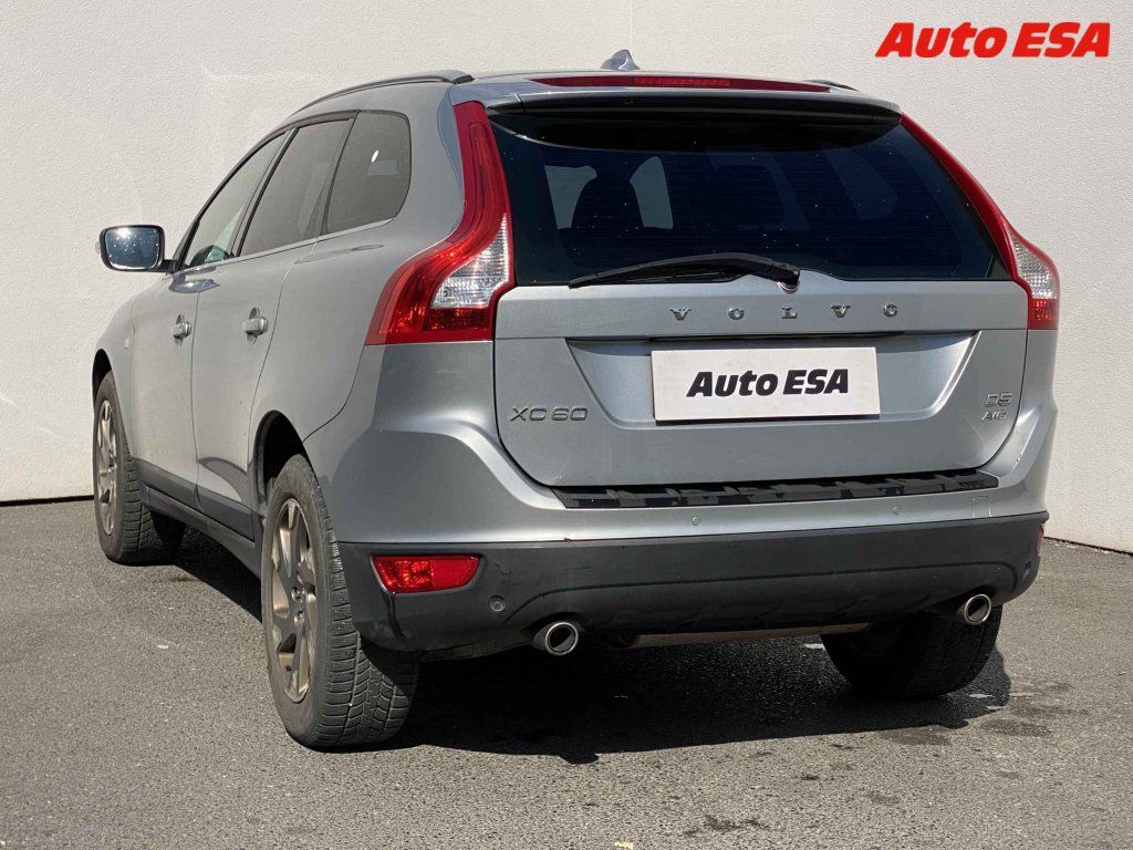 Volvo XC60, 2.4 D 4x4,xenon,kůže - fotka 6