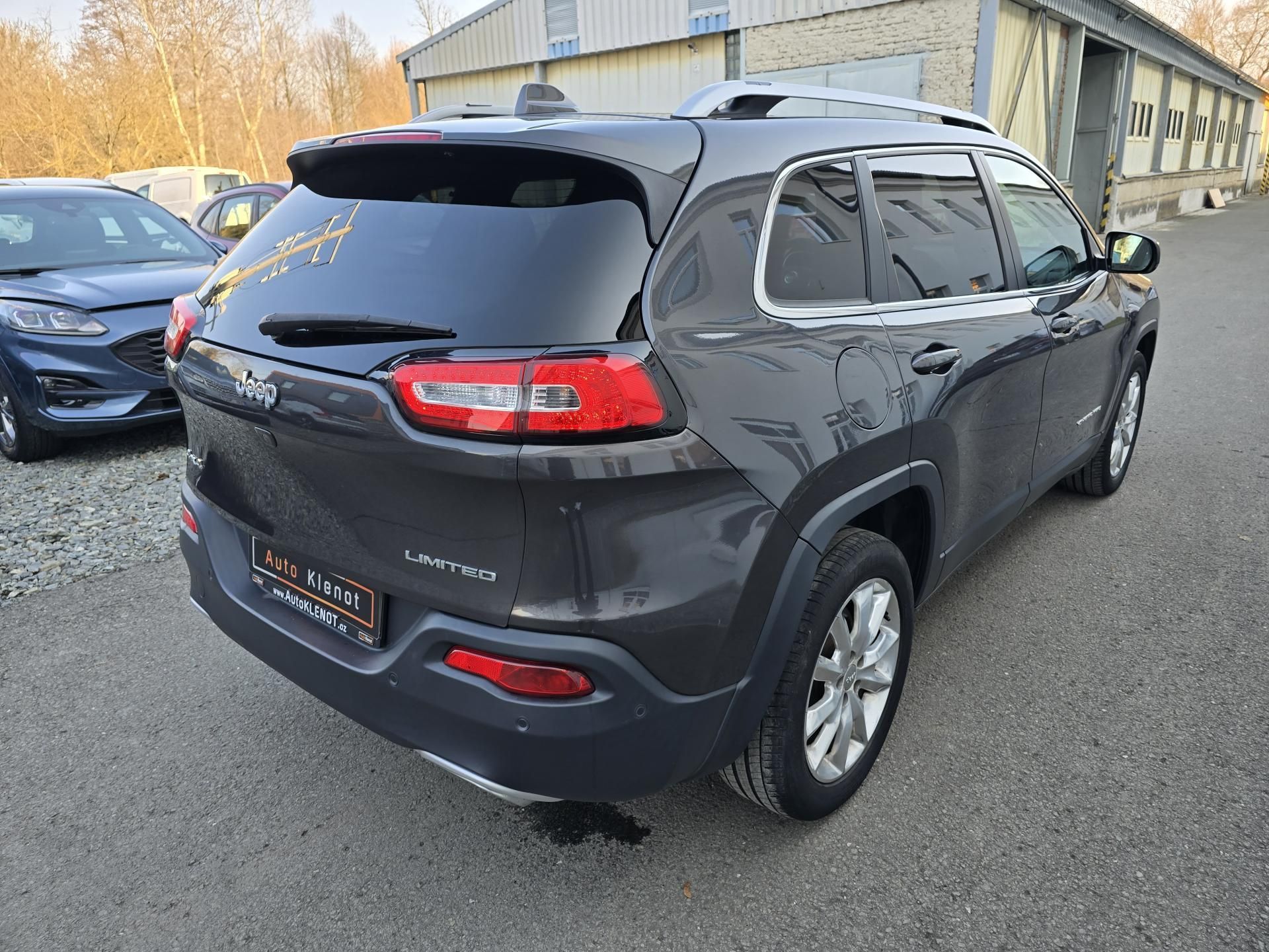 Jeep Cherokee, 147kW 4x4 LIMITED KŮŽE NAV - fotka 4