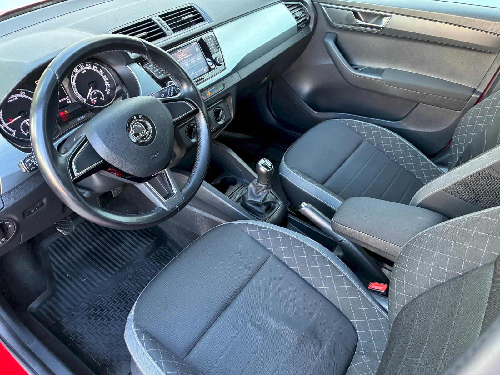 Škoda Fabia, Combi 1,0 TSI / 70 kW Ambition - fotka 5