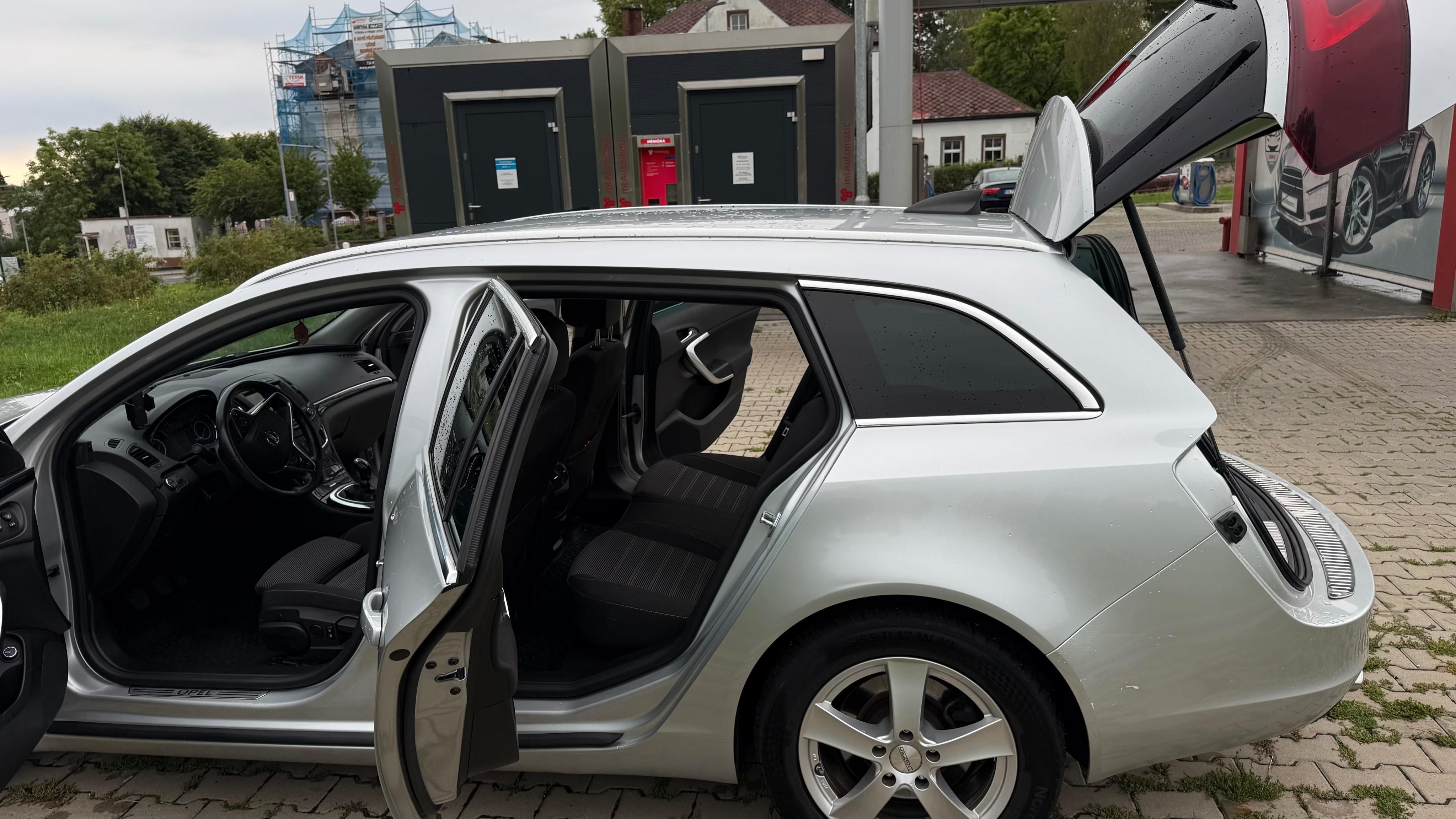Opel Insignia, 2.0 TDi - fotka 6
