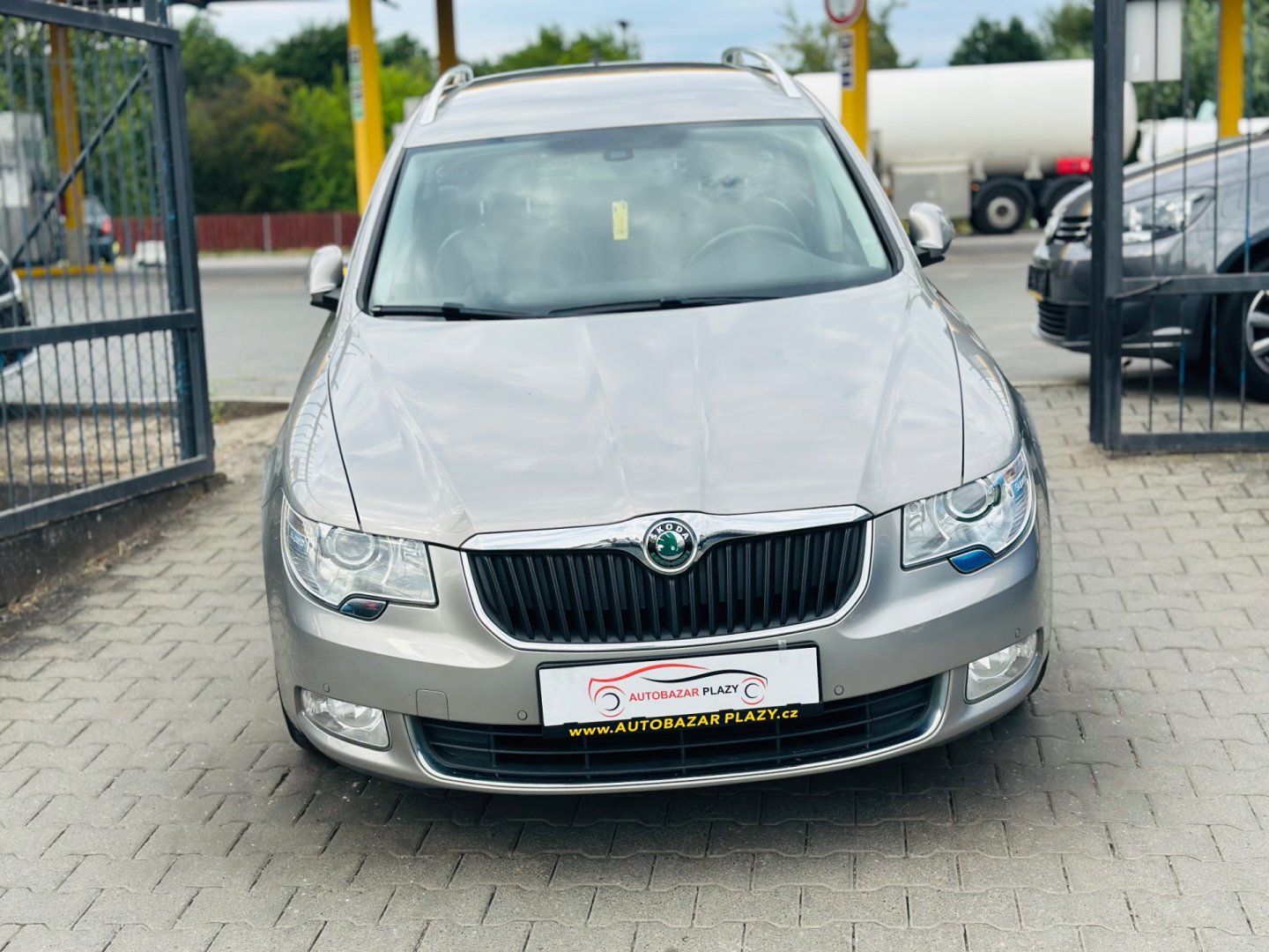 Škoda Superb, 2.0TDi NAVI, XENON,KŮŽE,100%KM - fotka 2