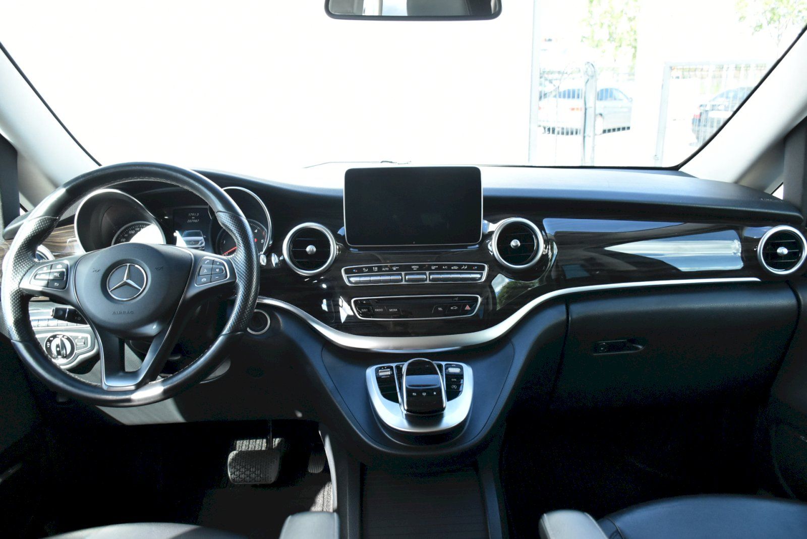 Mercedes-Benz Třídy V, V220d Avantgarde - fotka 5