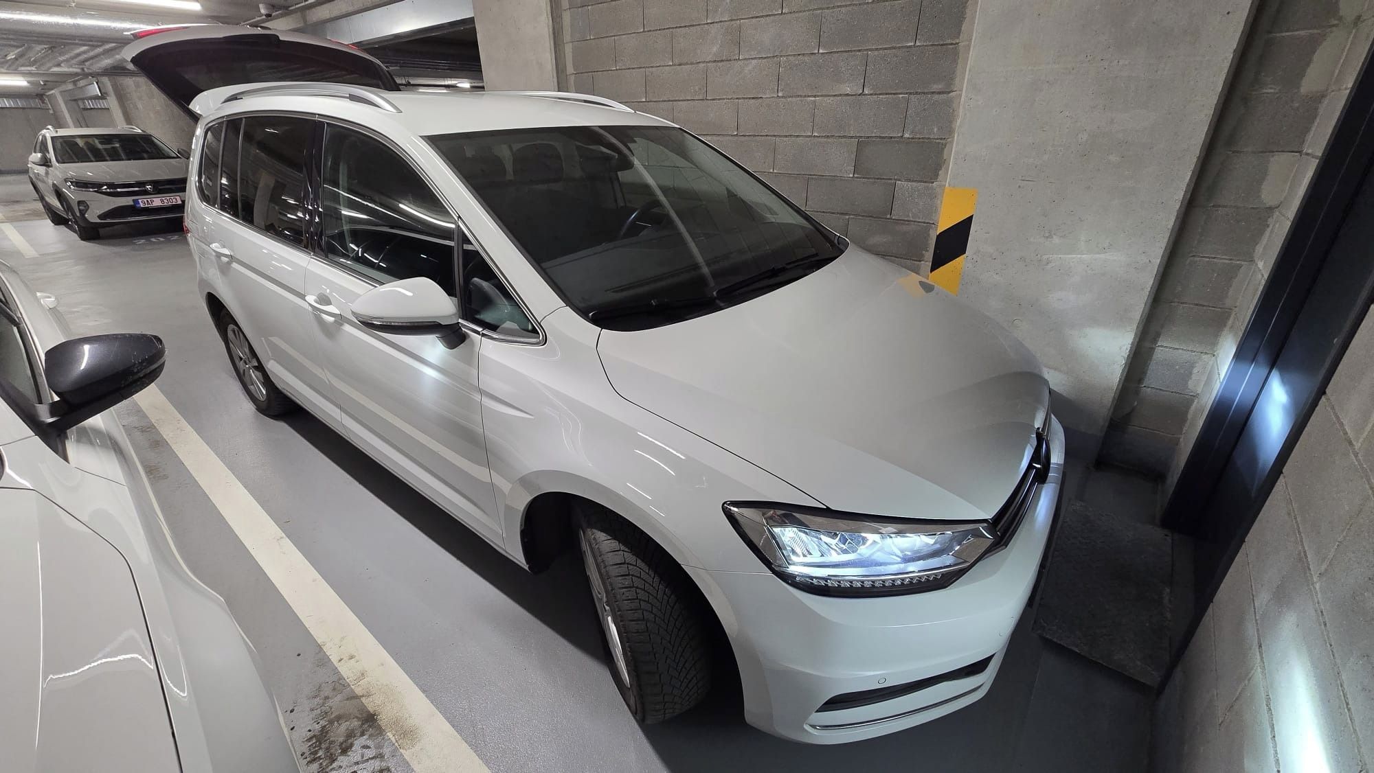 Volkswagen Touran, 7DSG masáž, kamera, zámek řaze - fotka 2