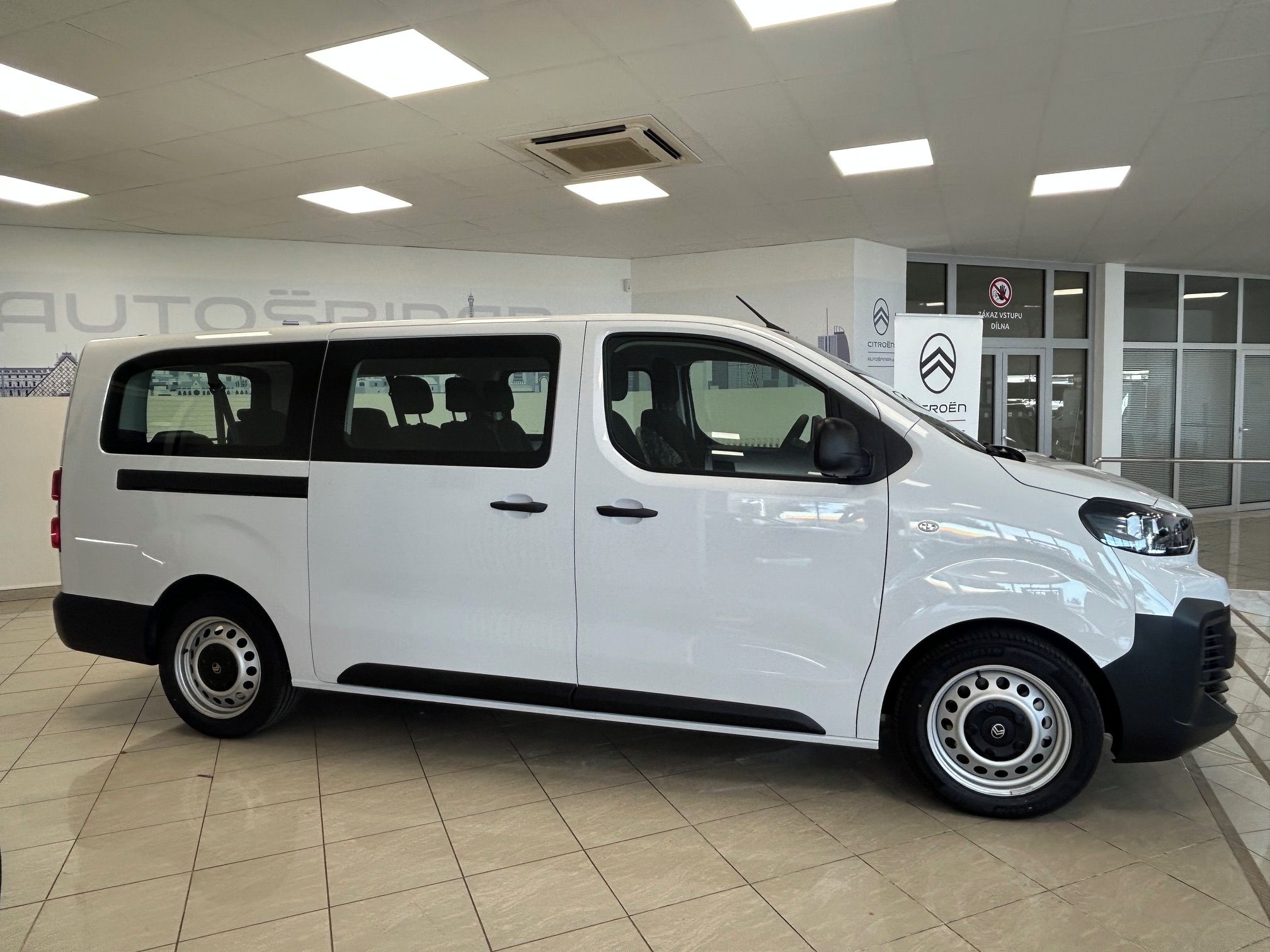 Citroën Jumpy, KOMBI L3 2.2 HDi 150, 8 míst - fotka 2