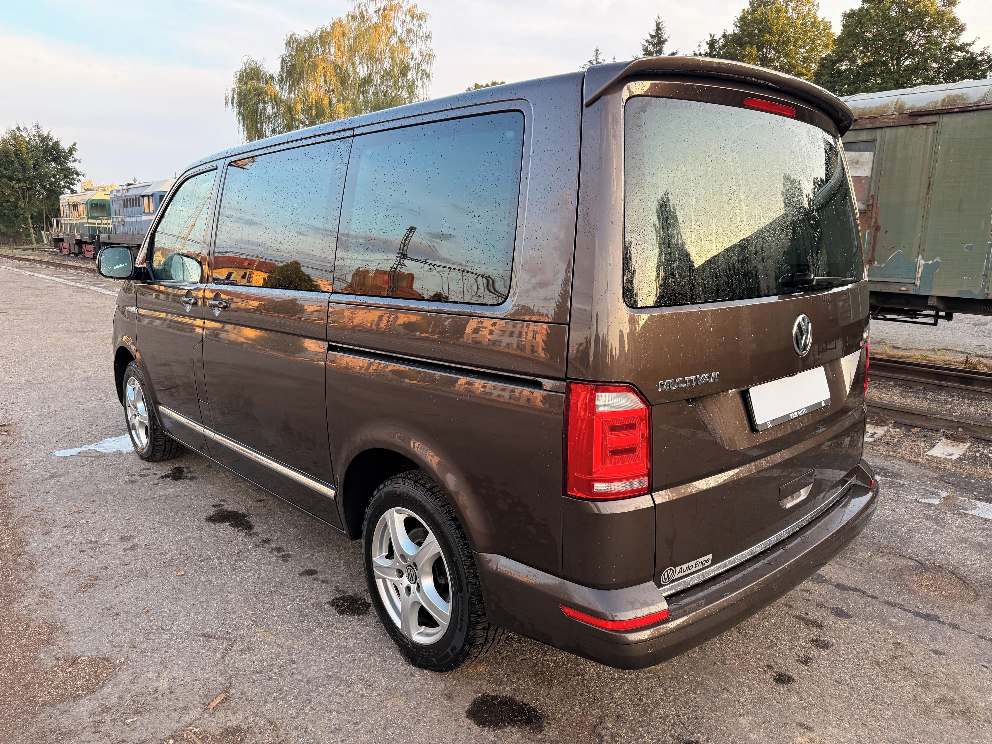 Volkswagen Multivan, 2.0TDi 150kW 4M DSG HIGHLINE 1 - fotka 5