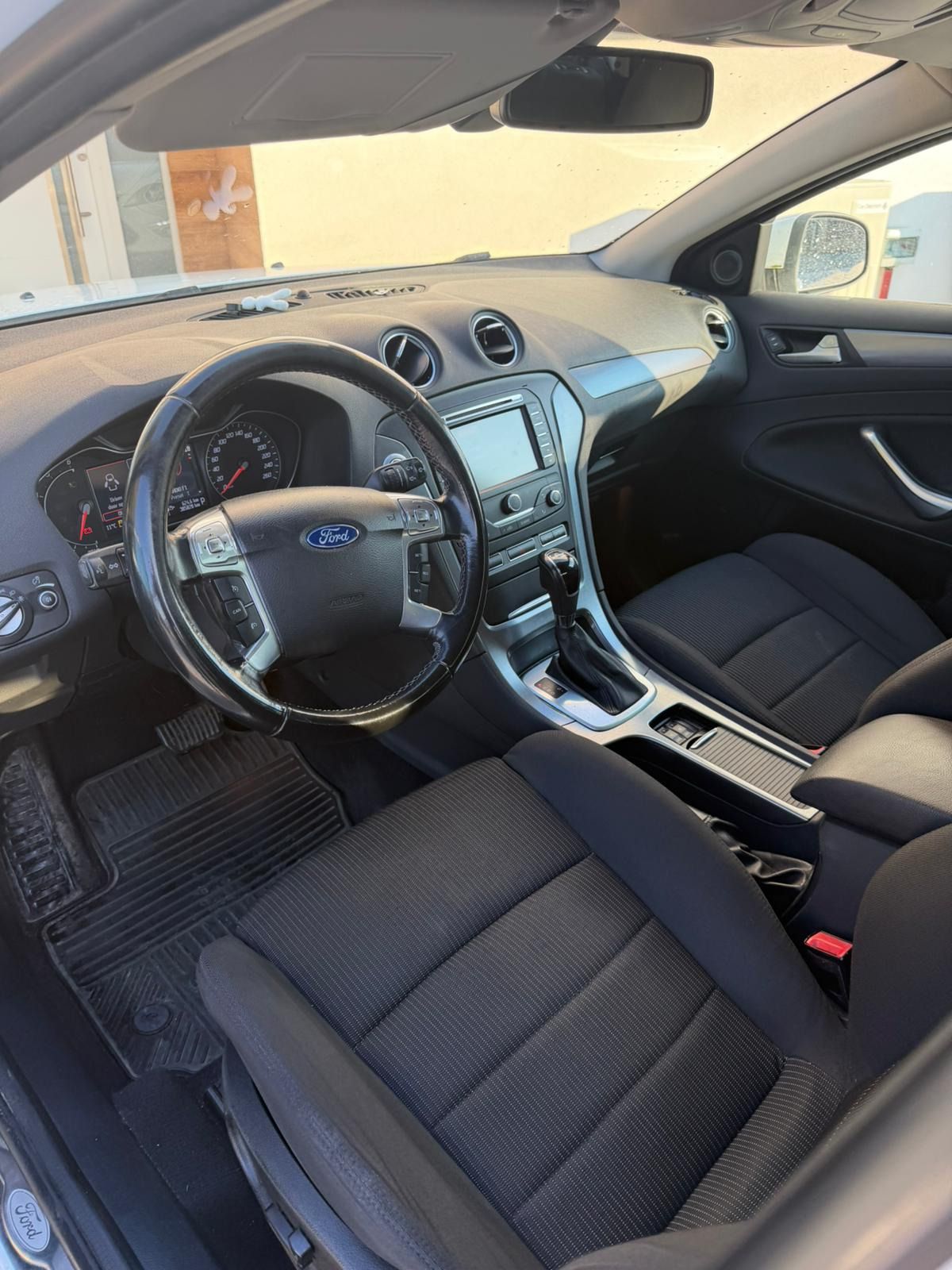 Ford Mondeo, 2.0 TDCi 120 kW automat - fotka 3