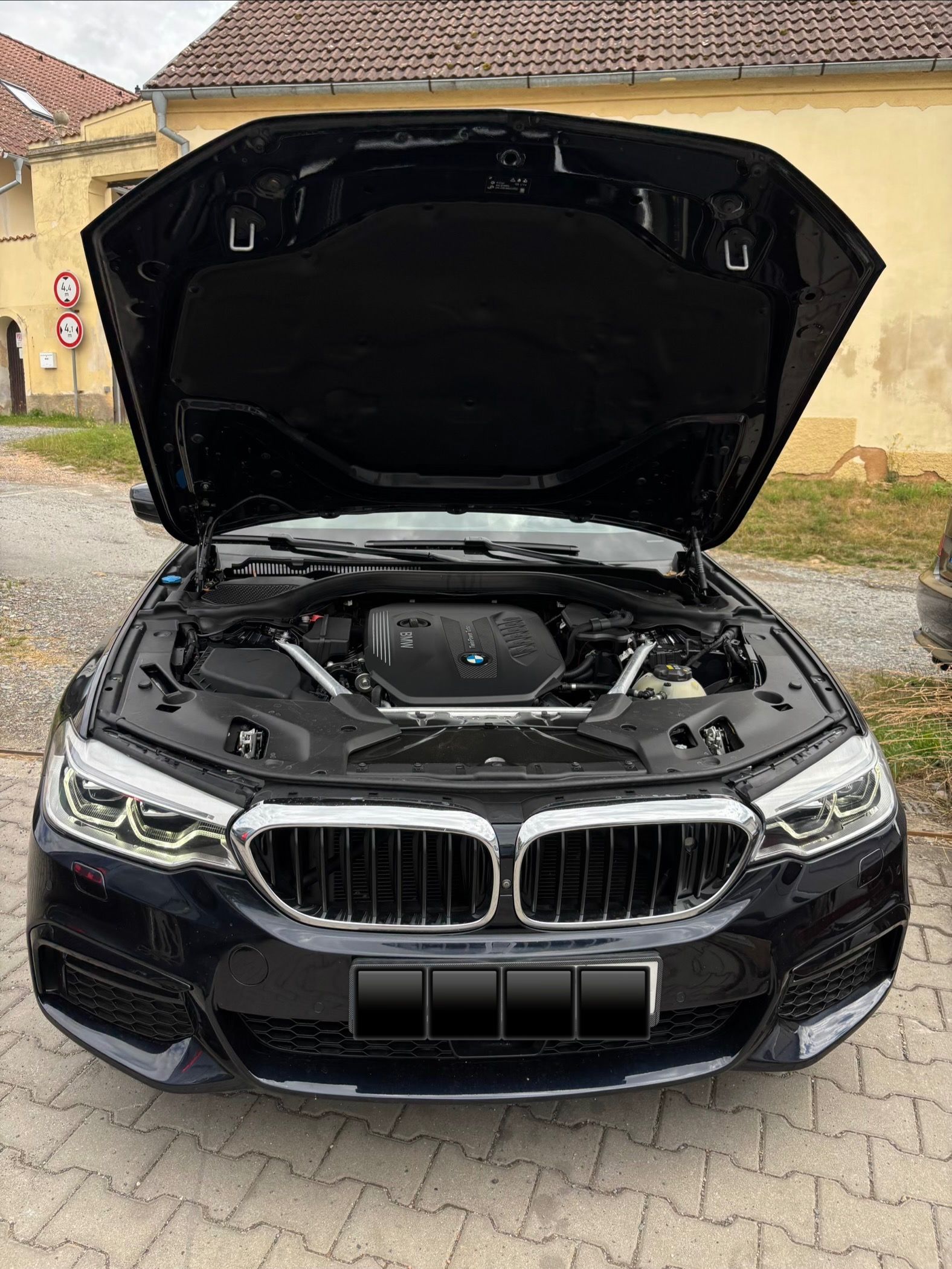 BMW Řada 5, BMW 540d xDrive G30 M-Sport|Hk - fotka 2