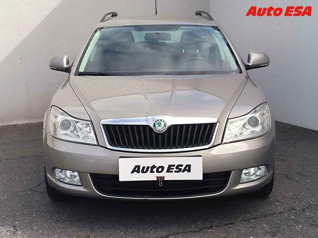 Škoda Octavia, 1.6i,ČR - fotka 2