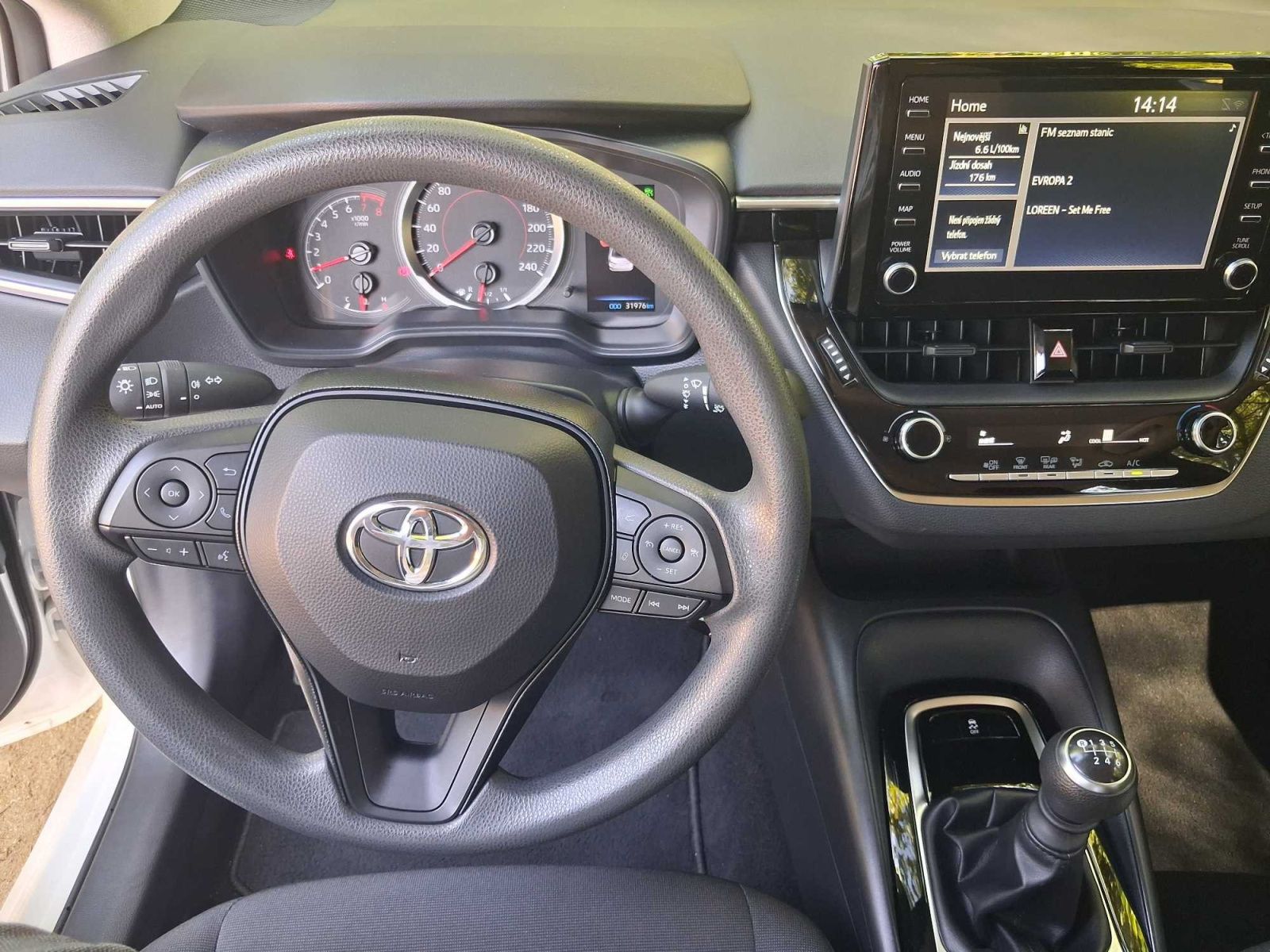 Toyota Corolla, 1.5 VVT-i, Serv.kniha, Klima - fotka 3