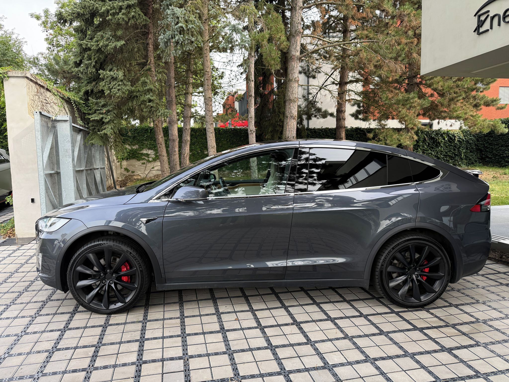 Tesla Model X, Performance Ludicrous Mode - fotka 3