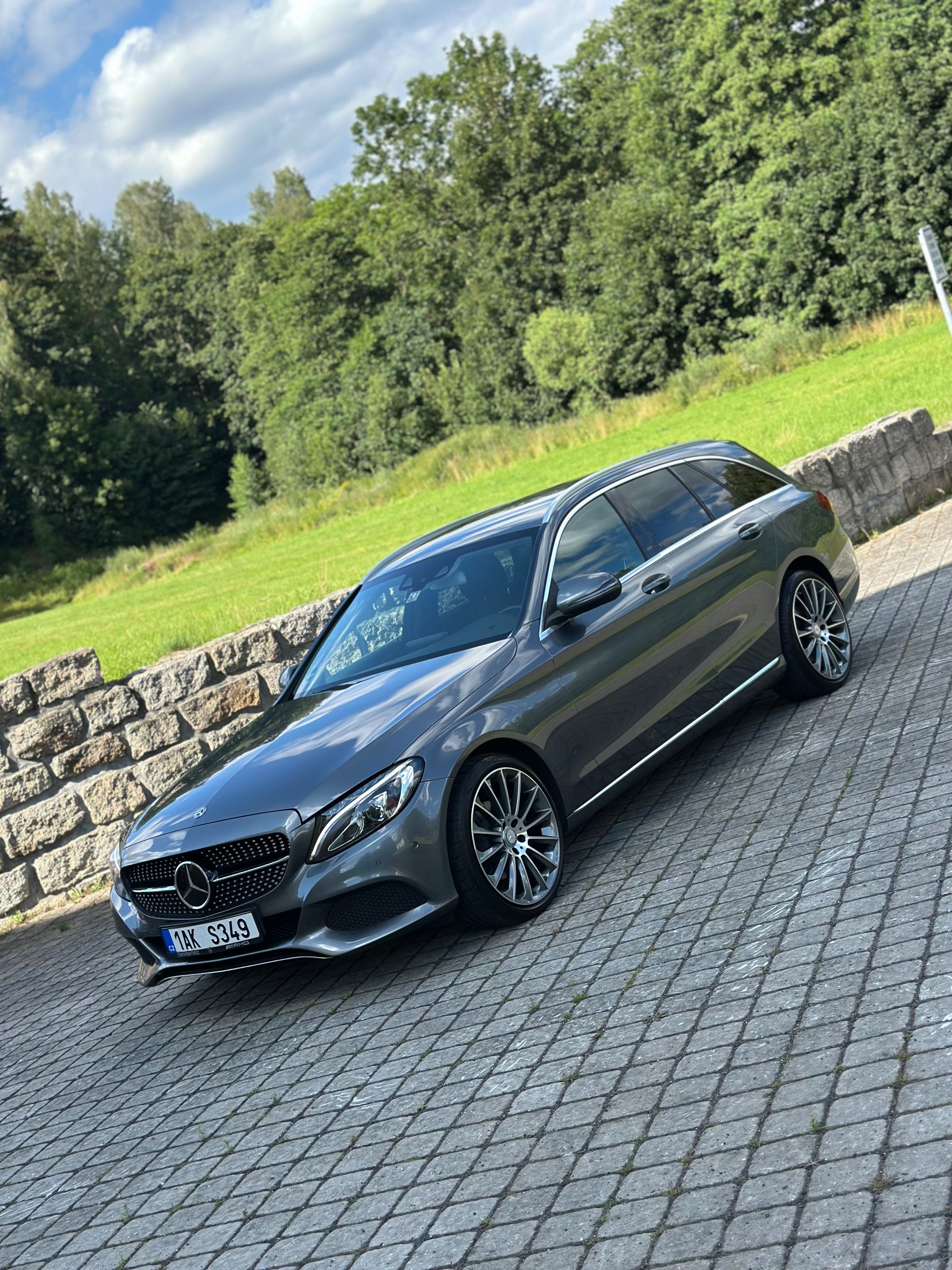 Mercedes-Benz Třídy C, Mercedes-Benz C220d S205 - fotka 3