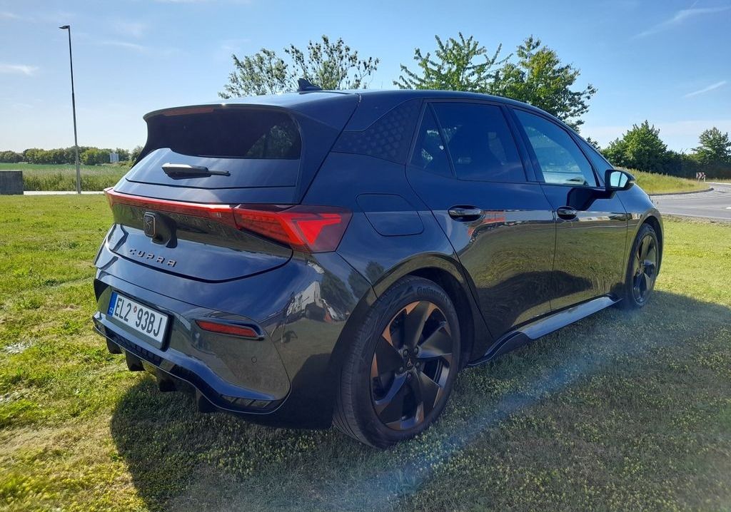 Cupra Born, 58kWh/AUT/150 kW - fotka 2