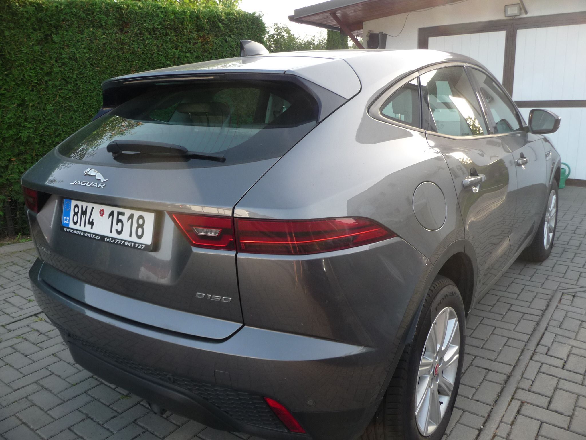 Jaguar E-Pace, 2.0 147KW R-Dynamic 4x4 - fotka 5