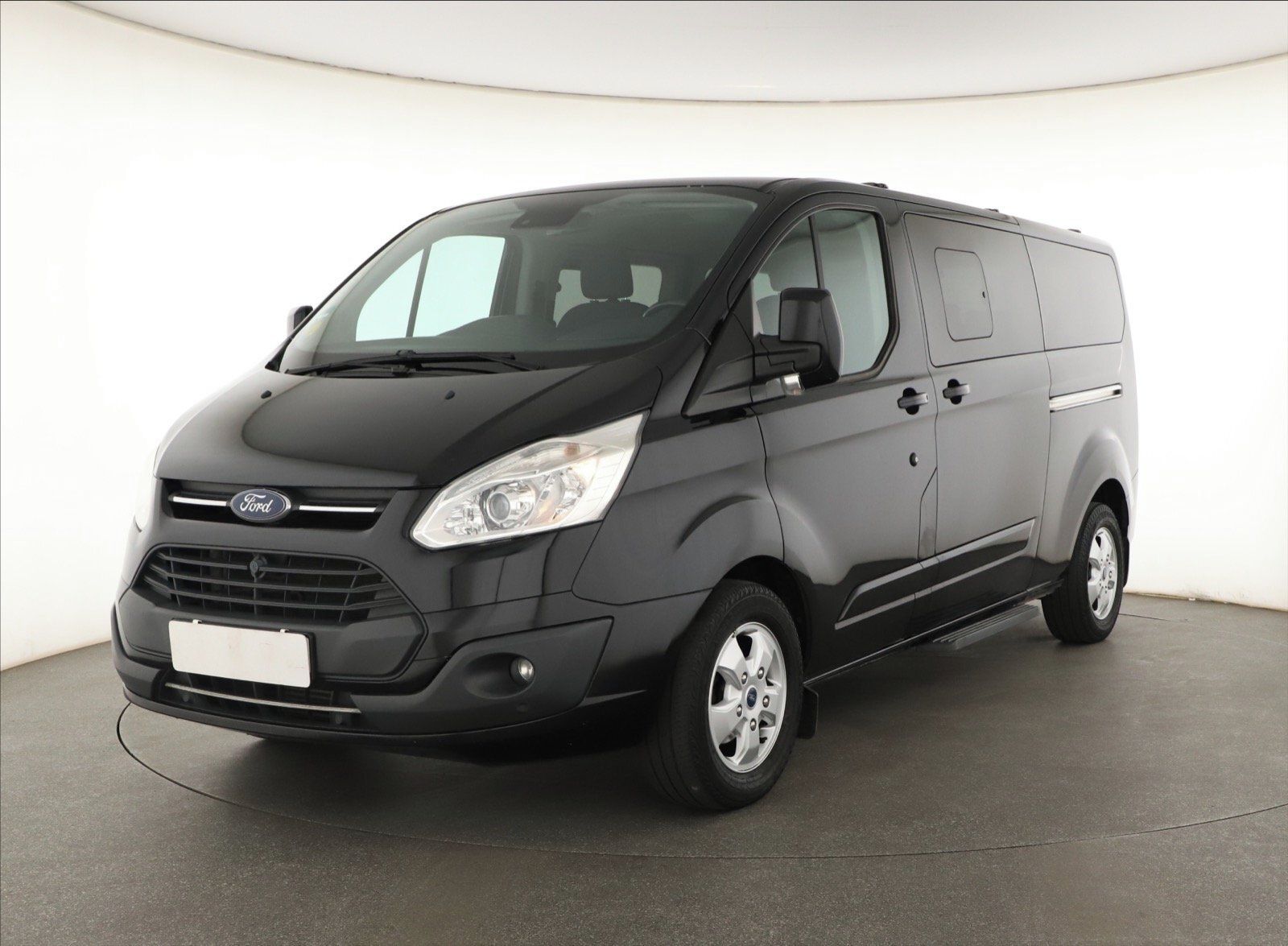 Ford Tourneo Custom, 2.0 EcoBlue, Klima, ČR, 1Maj - fotka 2