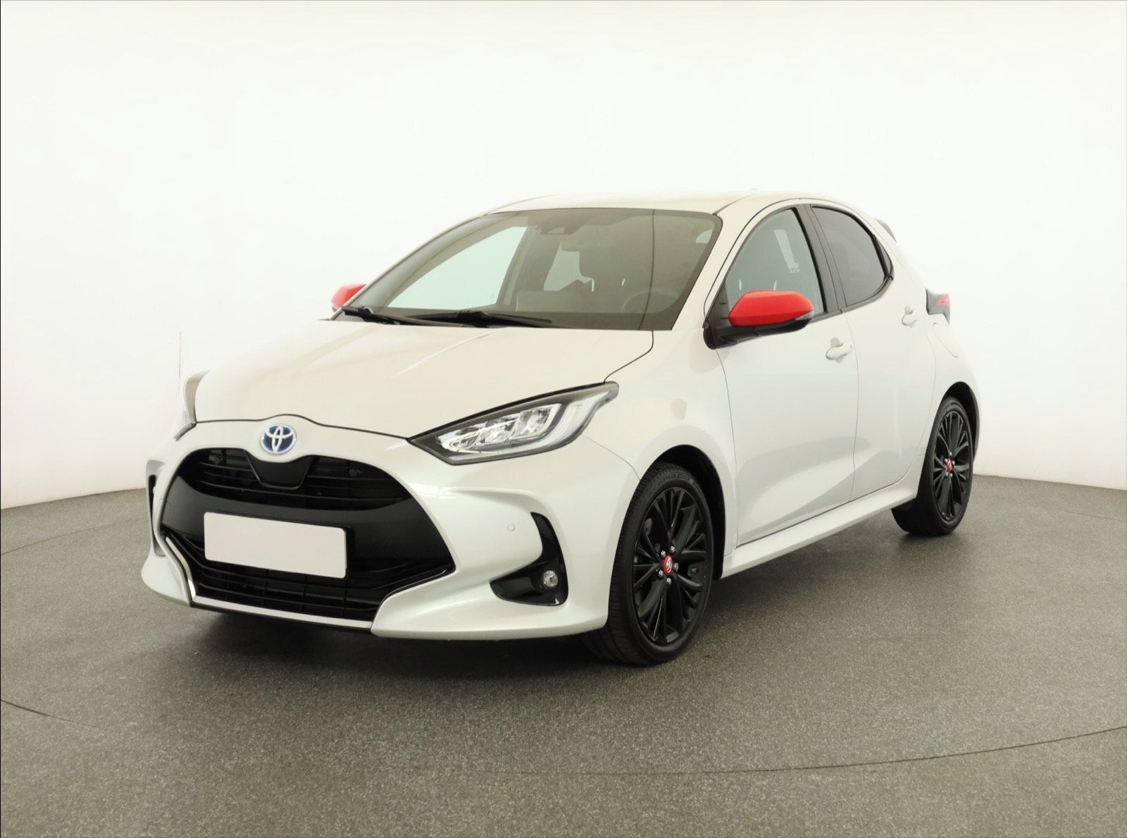 Toyota Yaris, 1.5 Hybrid, Tokyo Edition - fotka 2