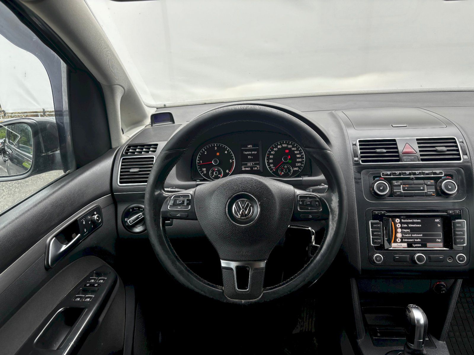 Volkswagen Touran, 2.0 TDI DPF DSG Comfortline - fotka 5