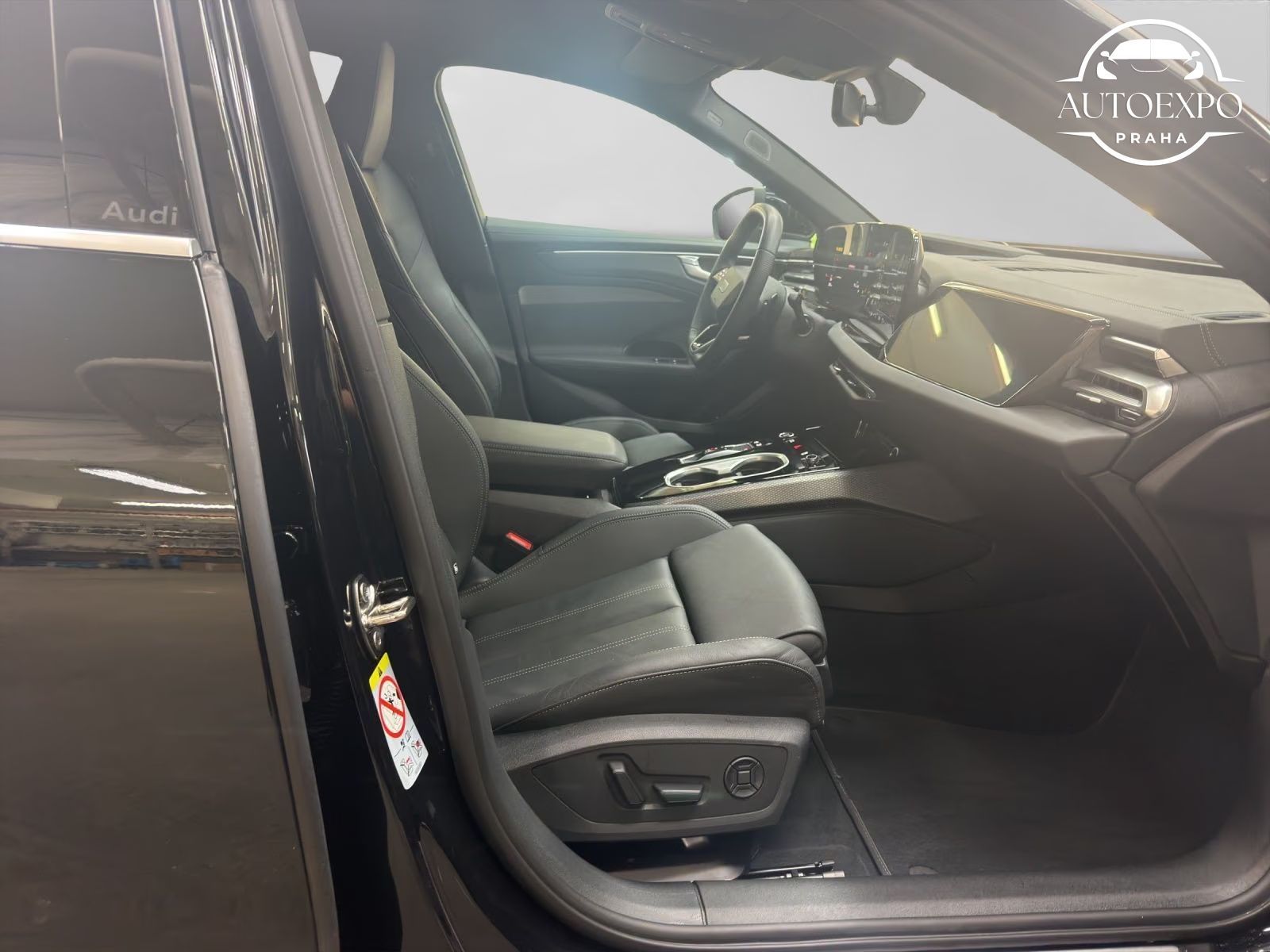 Audi A6, 2.0TDI Limousine Q S LINE kůže - fotka 4