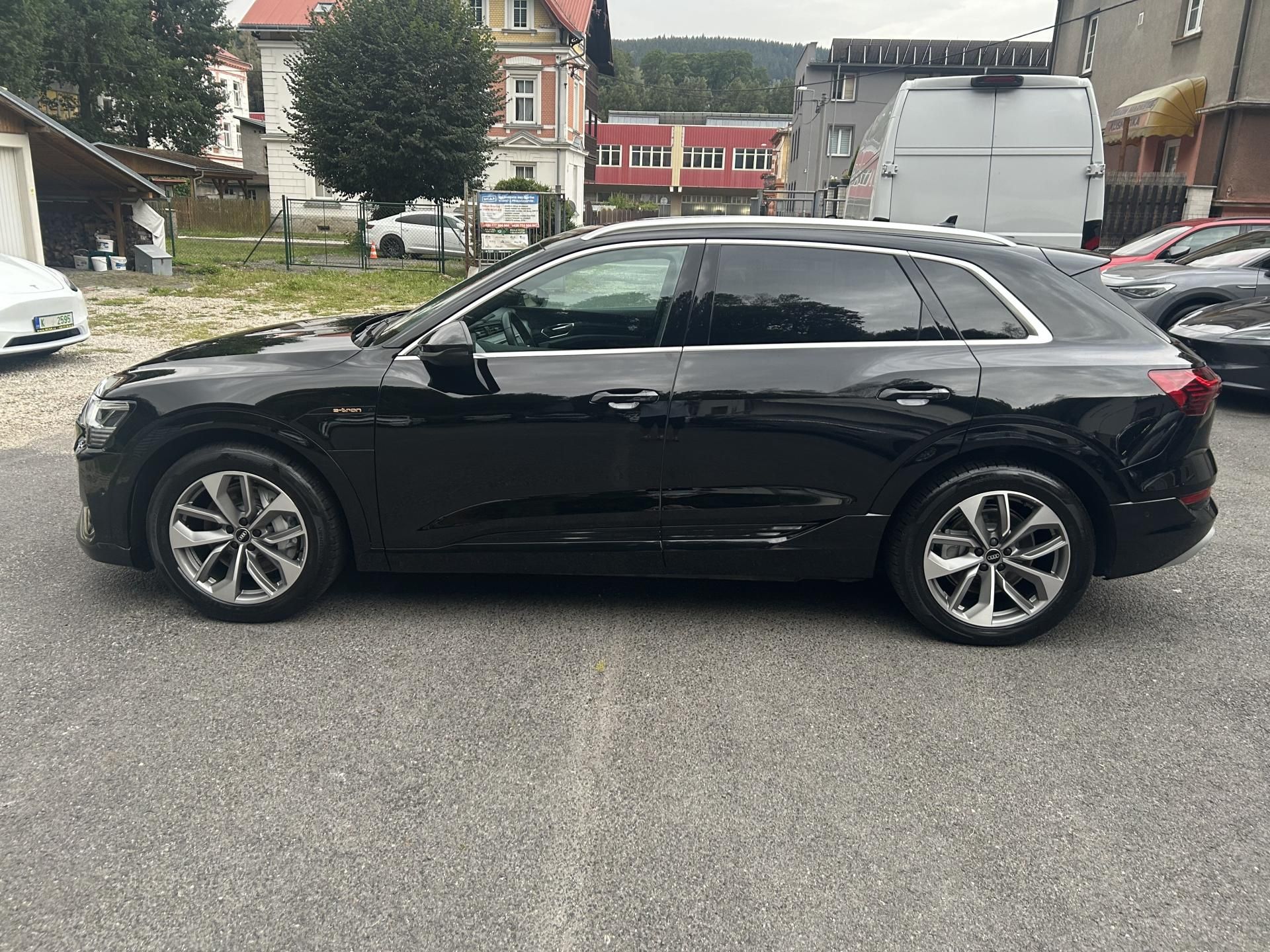 Audi e-tron, 55 QUATTRO 300kw S LINE SOH97% - fotka 6