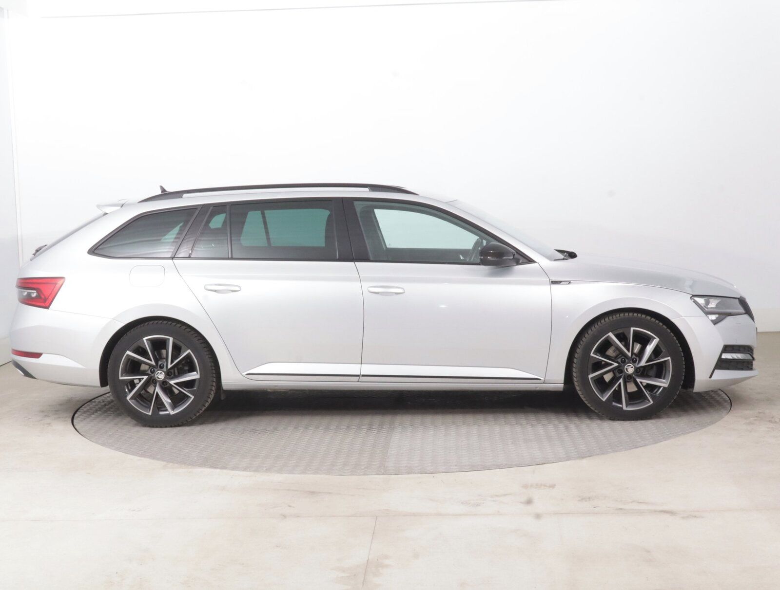 Škoda Superb, 2.0 TDI, Sportline, Automat - fotka 6
